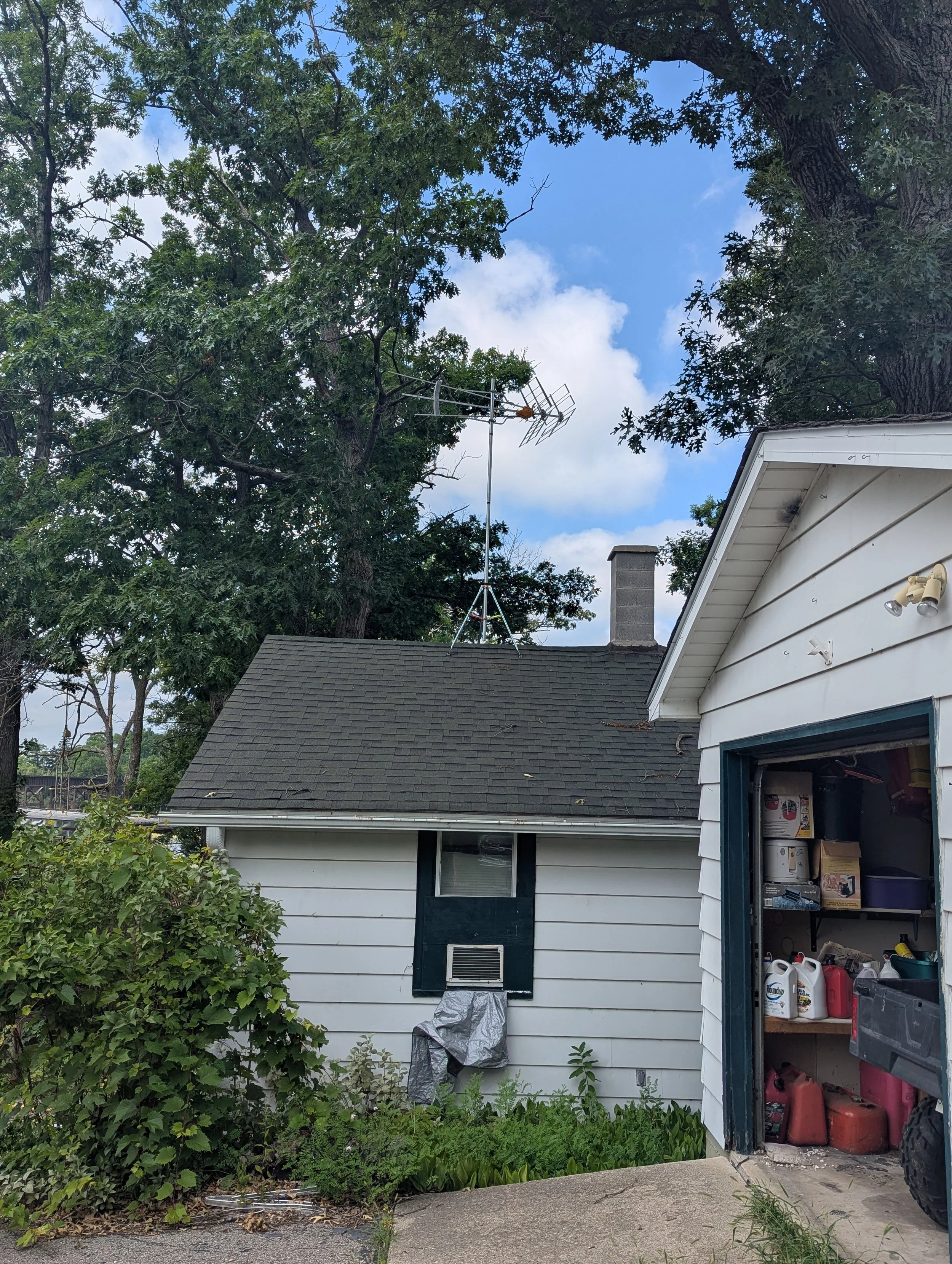 Clean rooftop install for free local channels in Fremont, WI