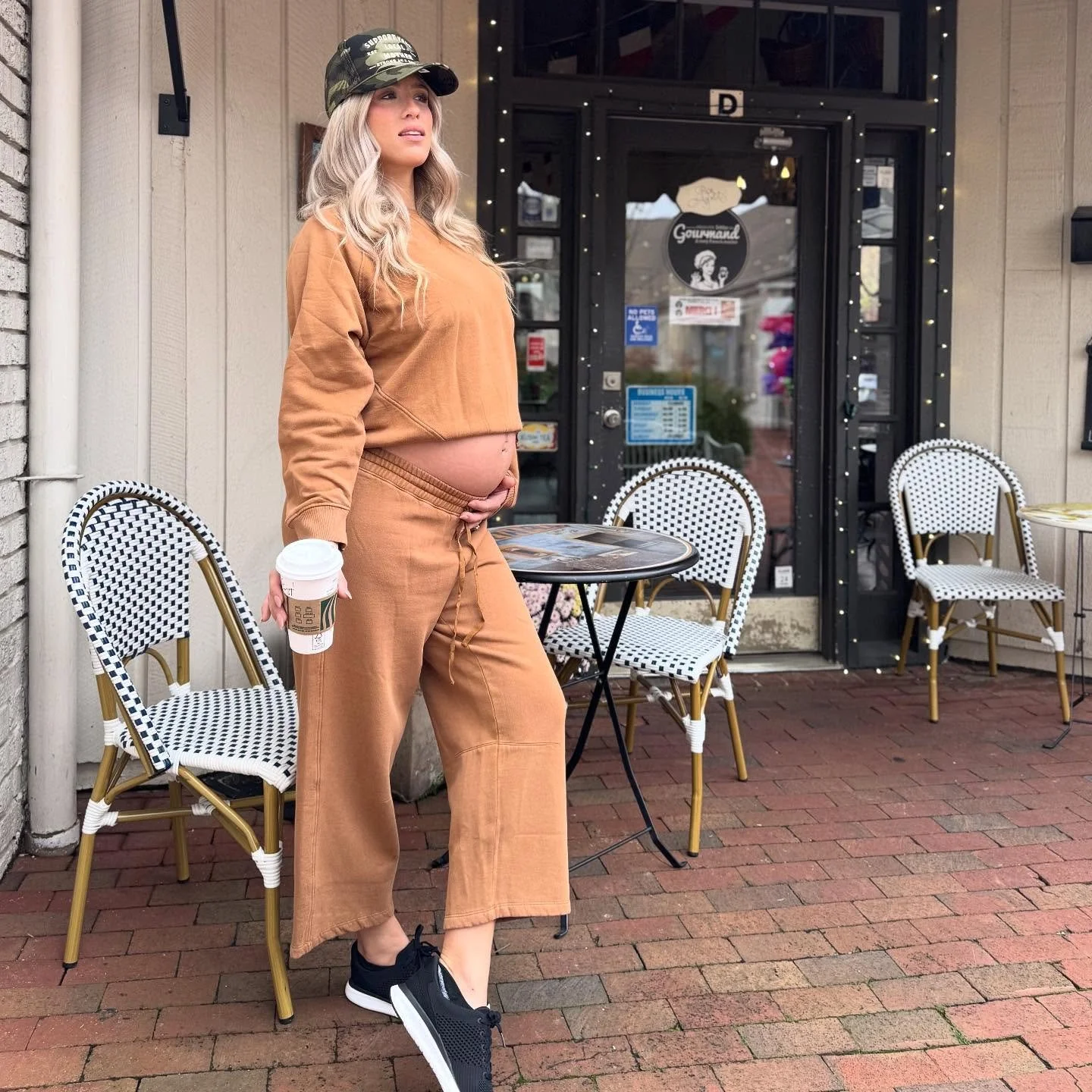 Ready for another week of cozy and cool-mom fall fashion 🧡@bumpcity_nash