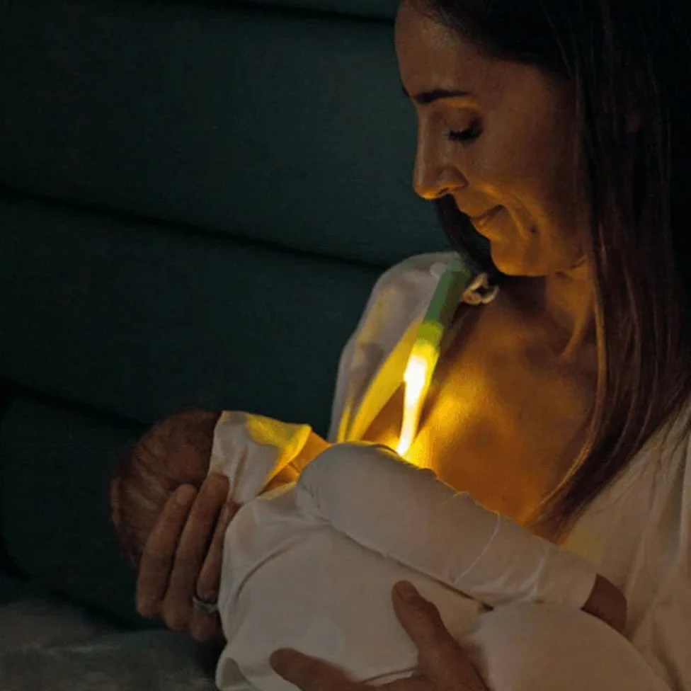 Welcome @latchlight to the Bump City curation! 🤱🙌LatchLight&reg; provides a soft, targeted glow that illuminates your baby&rsquo;s mouth during breast or bottle feeds, making it easier to achieve a proper latch while keeping everyone in sleepy mode