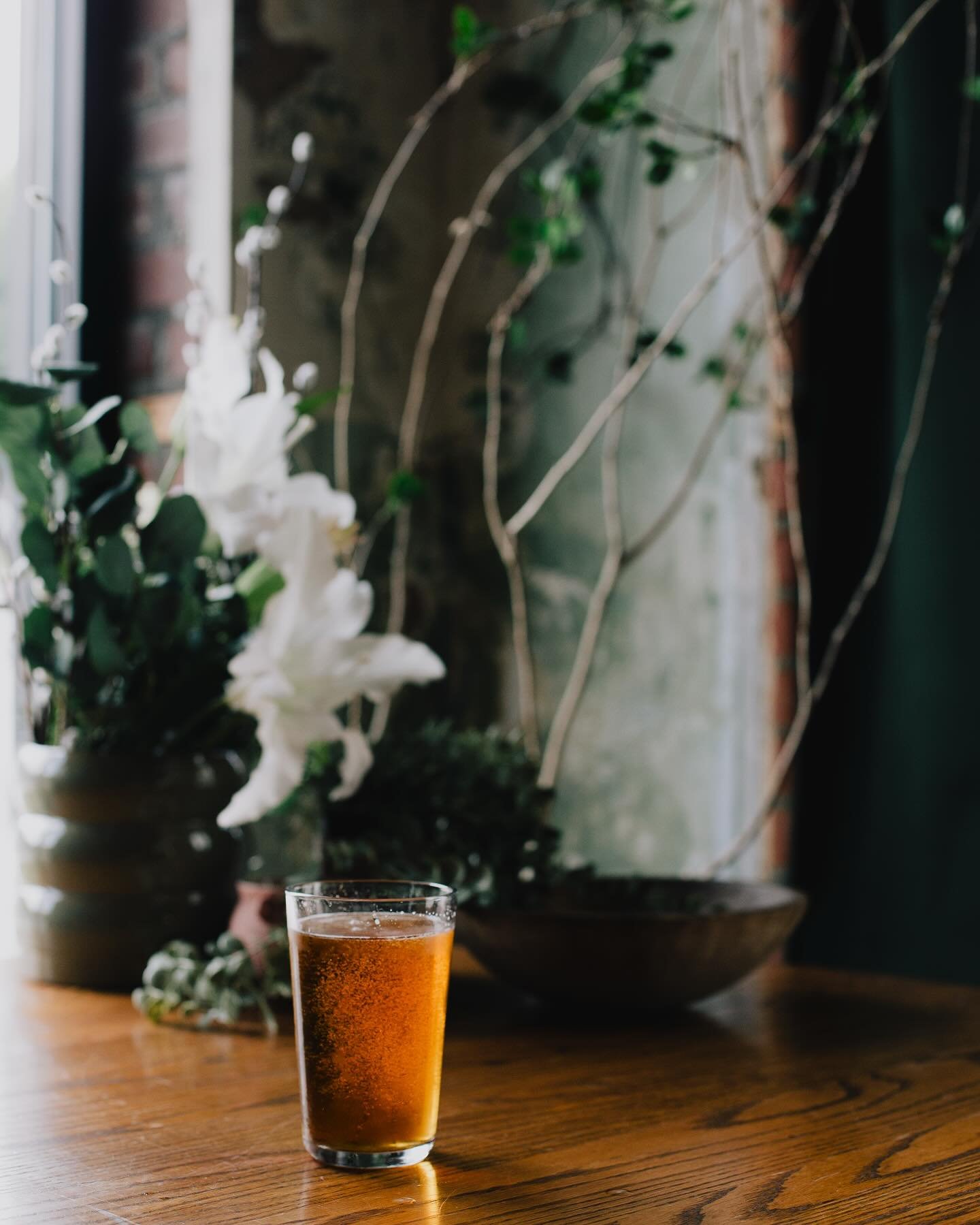 Knife Nest 🔪🔪

This brand new West Coast IPA is a little love letter to the early days. Dry, piney, a touch bitter, with a sturdy malt backbone holding it all together.

Dry hopped with BRU-1 and Simcoe for that dank, resinous hit the early craft b