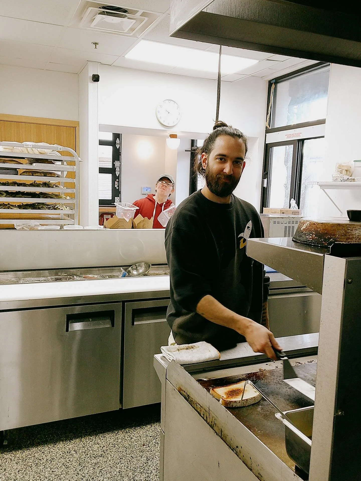 We’re Hiring πΏ
Other Lands is looking for Line Cooks (Part-Time + Full-Time) to join our kitchen crew. We’re looking for folks who care about food, love working with their hands, and thrive in a tight team environment.
If you’re