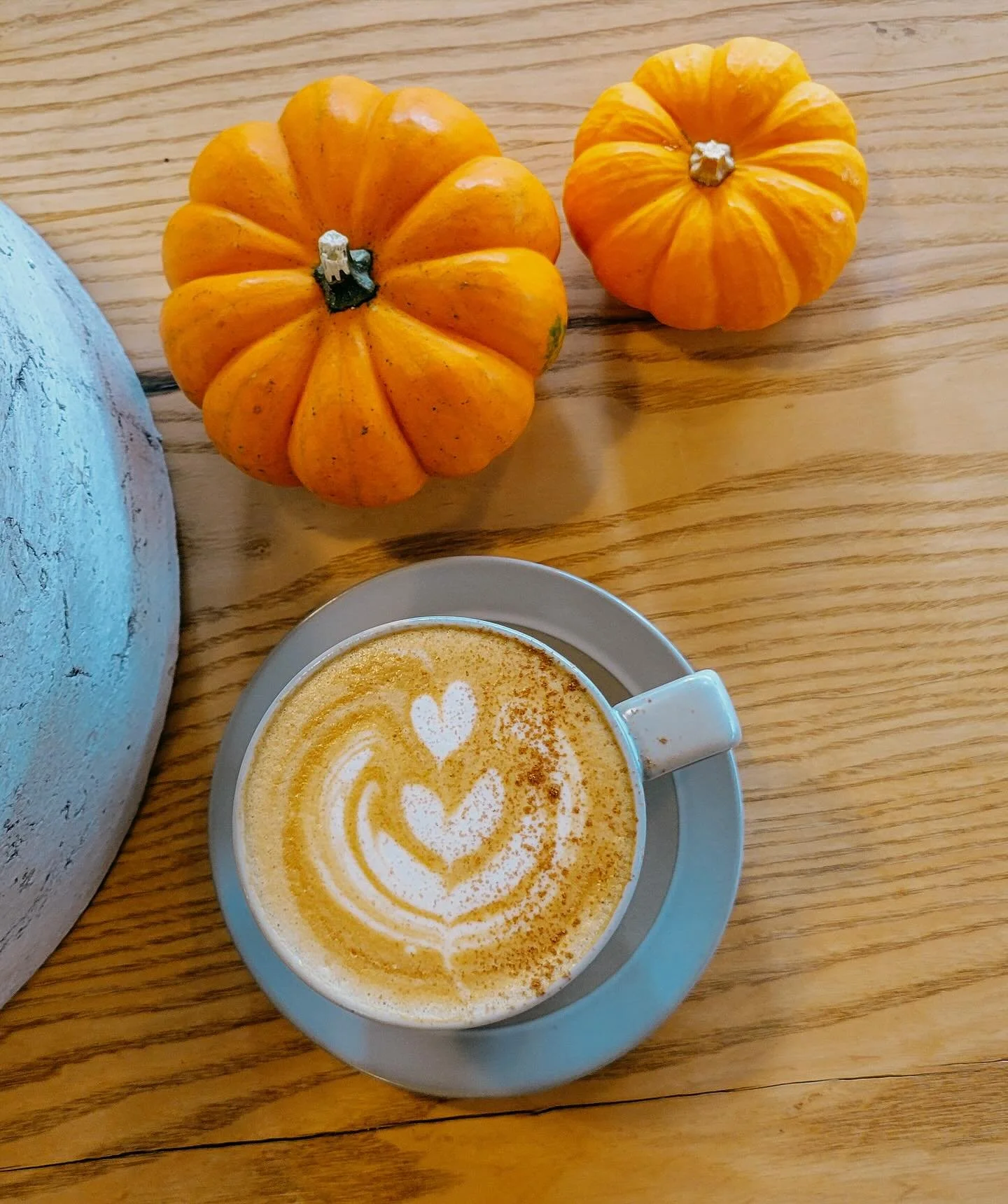 Our fall coffee specials have arrived 🍂
Pumpkin Spice Latte
House-made pumpkin spice syrup, espresso, milk (PSL is love. PSL is life)
OL Spice Latte
Sweet potato, ginger, allspice, brown sugar, espresso, milk
Salted Honey Rosemary Matcha
Local ho