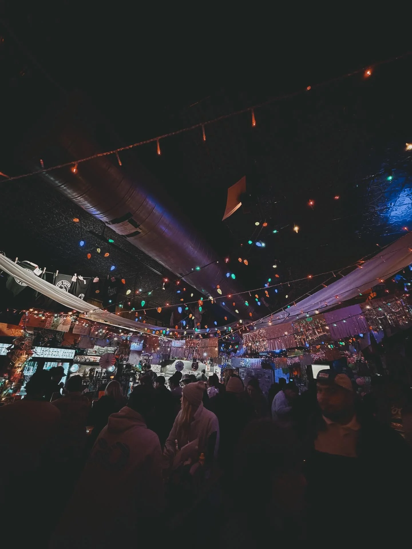 Huge thanks for the love @jackbrownsgreenvillesc! 💜 We had a blast celebrating their 3rd anniversary with an 80s Prom Night x Other Lands tap takeover.

We poured our collab mixed berry prom punch style sour (plus a bunch of our other favorites) and