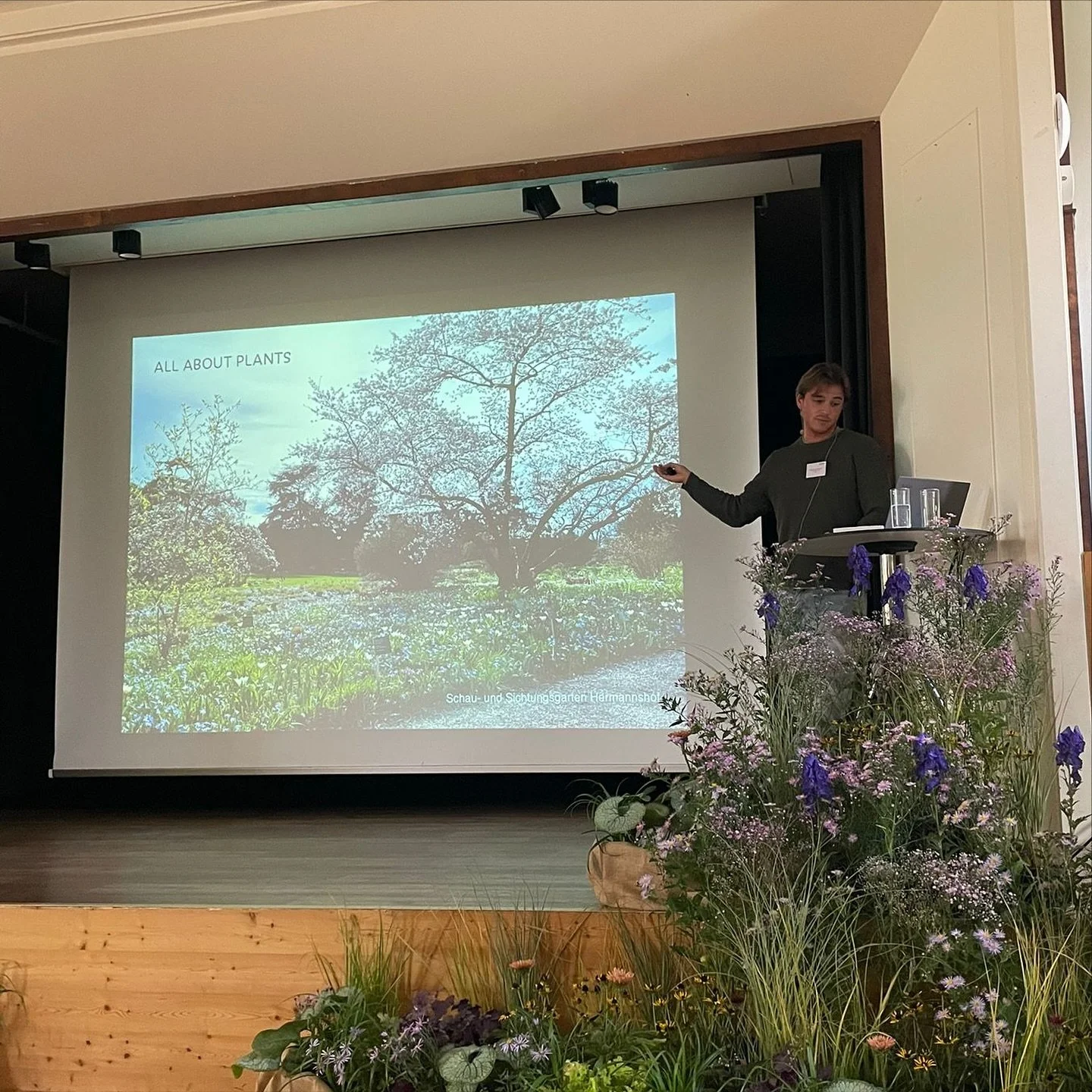 Heading back home after a beautiful trip to Austria, where I could speak for the @isu_int.perennialsociety about my passion. Amazing feeling and great organisation. Always a lot to learn. 

#plants #futuredays #isu #austria #vienna #langenlois #lands