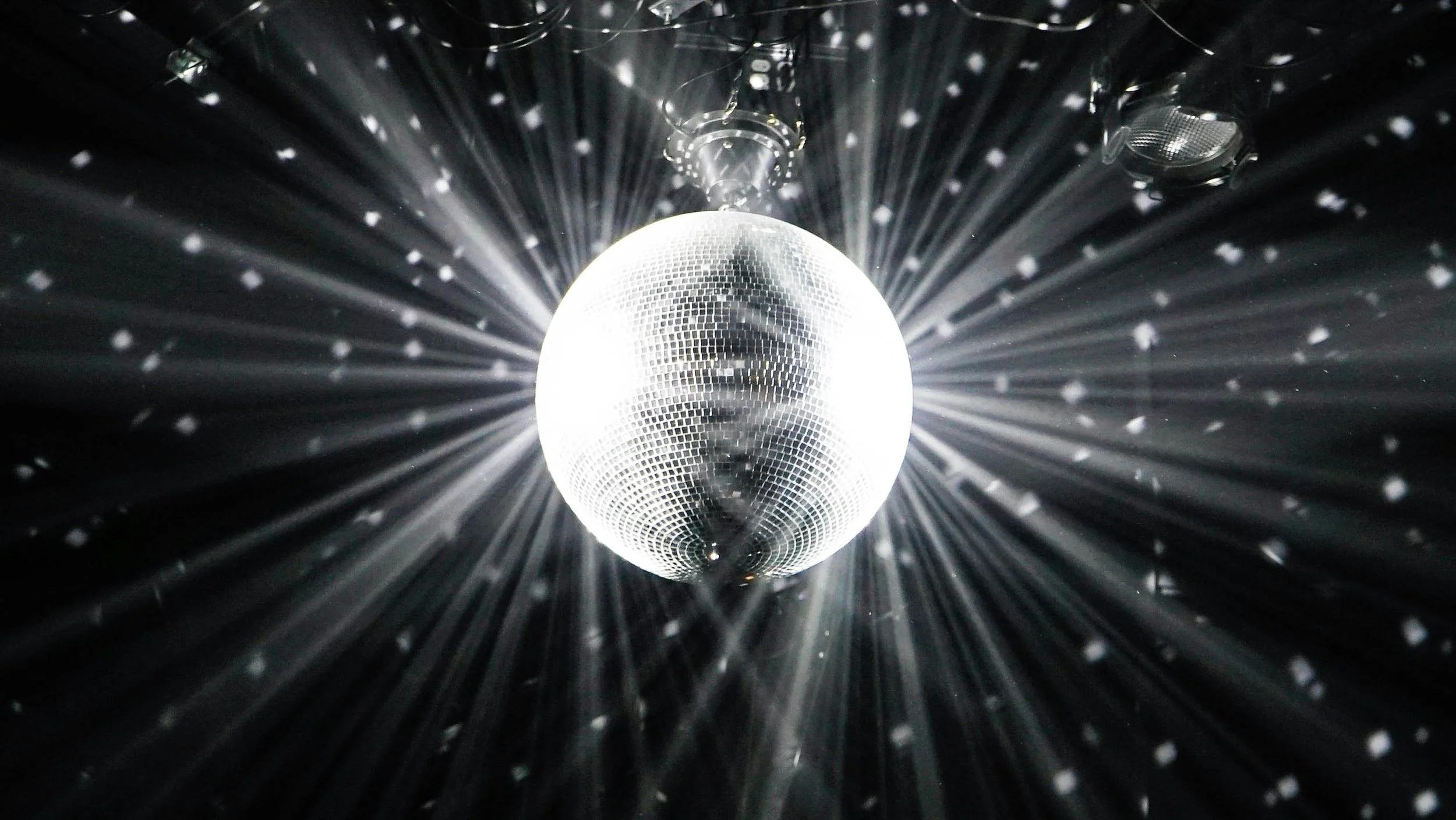 Follow the call of the Disco Ball: 3 Reasons Your Wedding NEEDS a Mirrorball