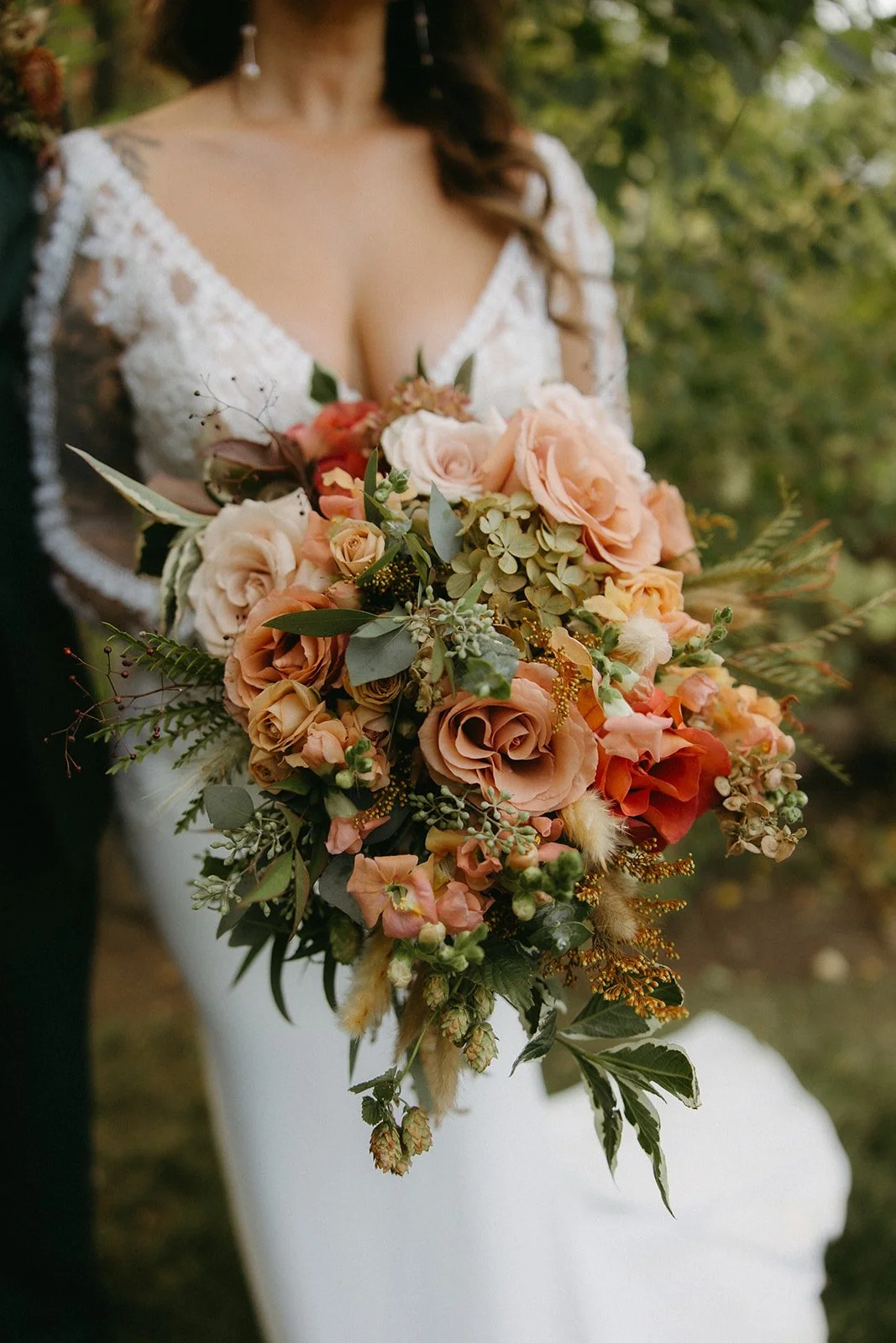 DIY Wedding Flowers: What Every Bride Should Know Before Ordering Blooms