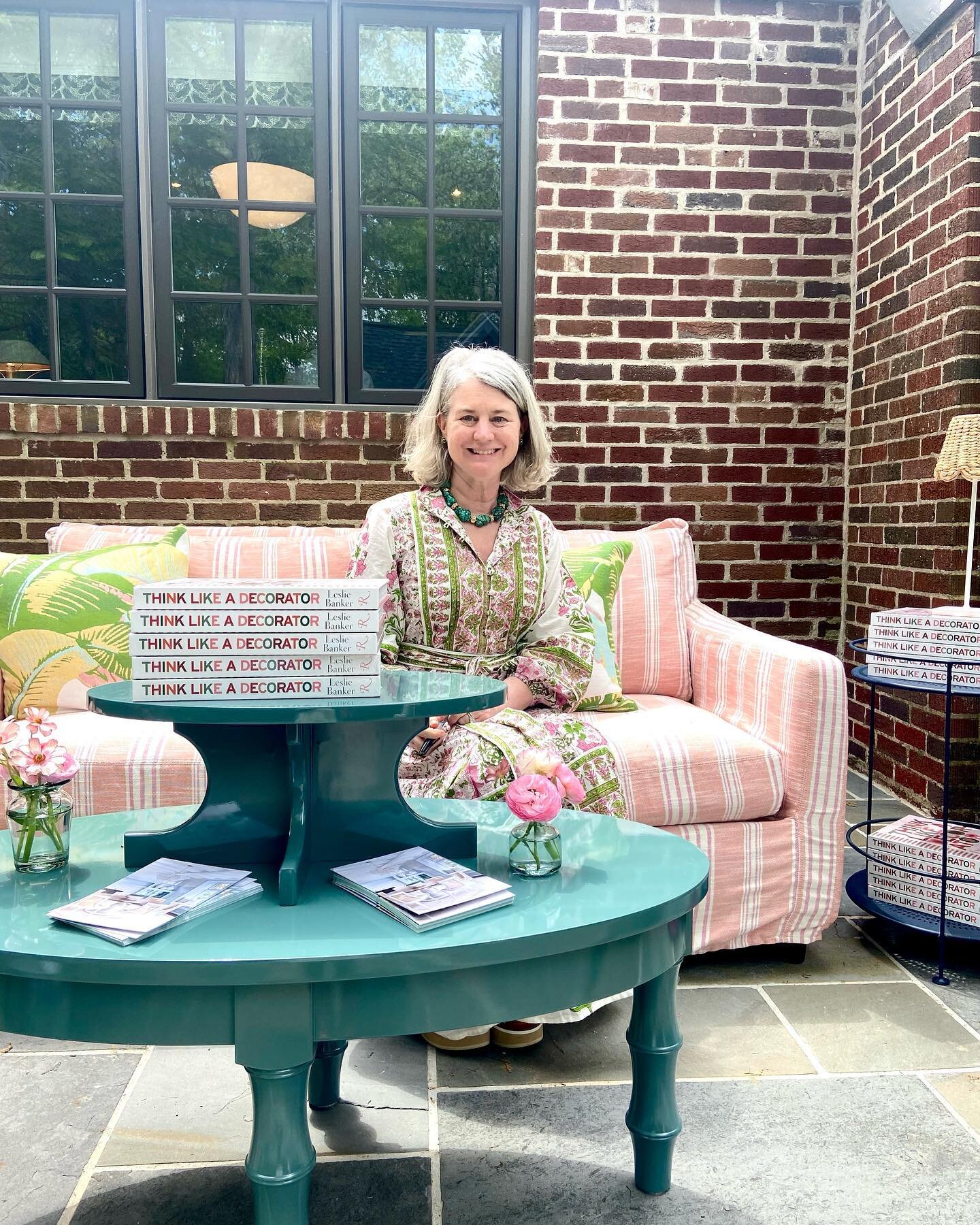 When your dress matches the sofa! So much fun today @thedesignsocialpopup in Atlanta at @greggirbygallery &lsquo;s house. Got a chance to see @casabranca &lsquo;s great fabrics again, @dunesandduchess tables in fantastic colors, @halfpastsevenhome ha