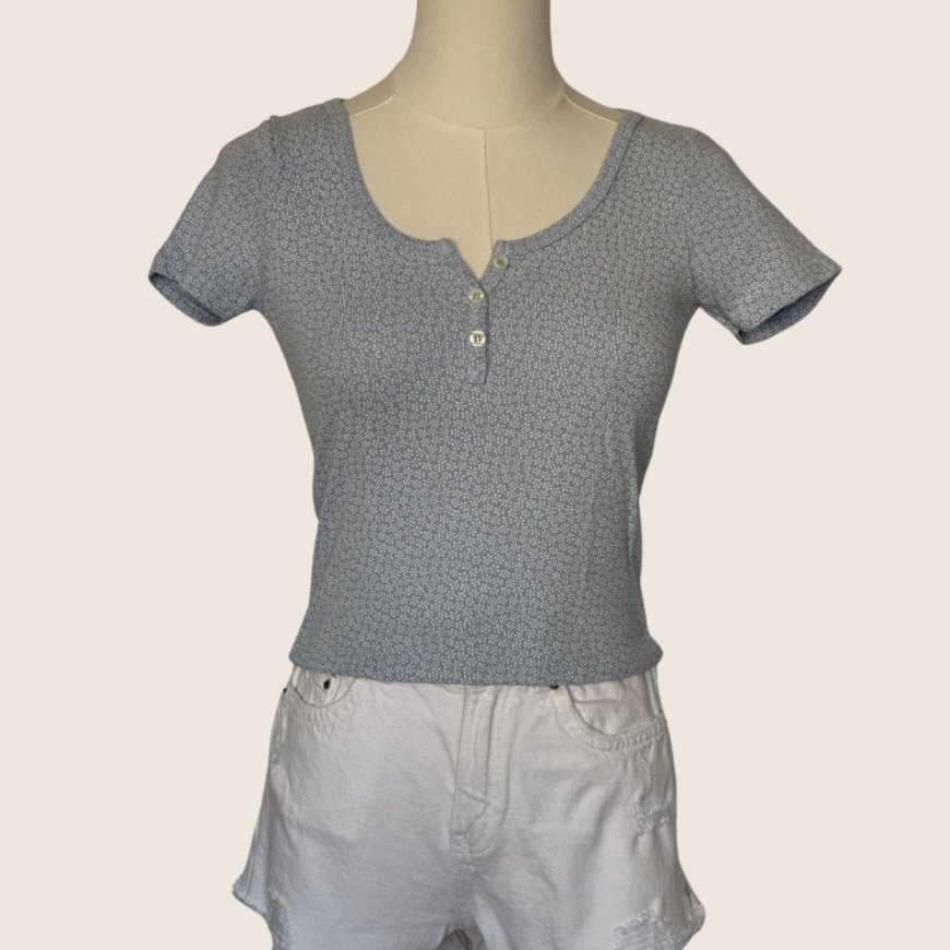 Like New - Brandy Melville Floral Top