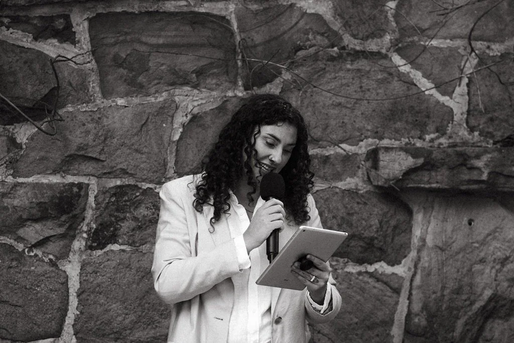 Do I think I&rsquo;m funny? Yes. 
Will you think I&rsquo;m funny? Highly likely. 
Will I take it too far and make it the Amber comedy show? Absolutely not! 
I strike the perfect balance between sentimental and humour - honouring your love story while