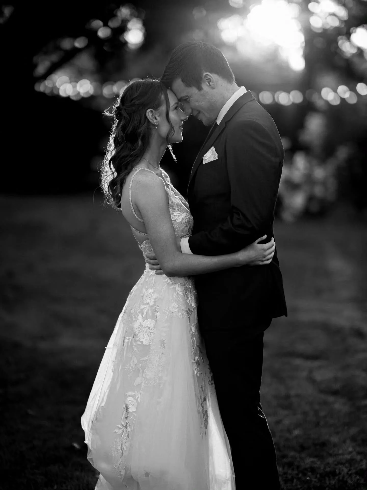 Overcast skies, warm weather and a stunning day at Landing at Homebush ✨

The Team🌿
Venue: @landingathomebush
Celebrant: @markhammondcelebrant
Hair: Clare Shirley
Makeup: @finishingtouches_abbycotter
Photography: @htmedianz