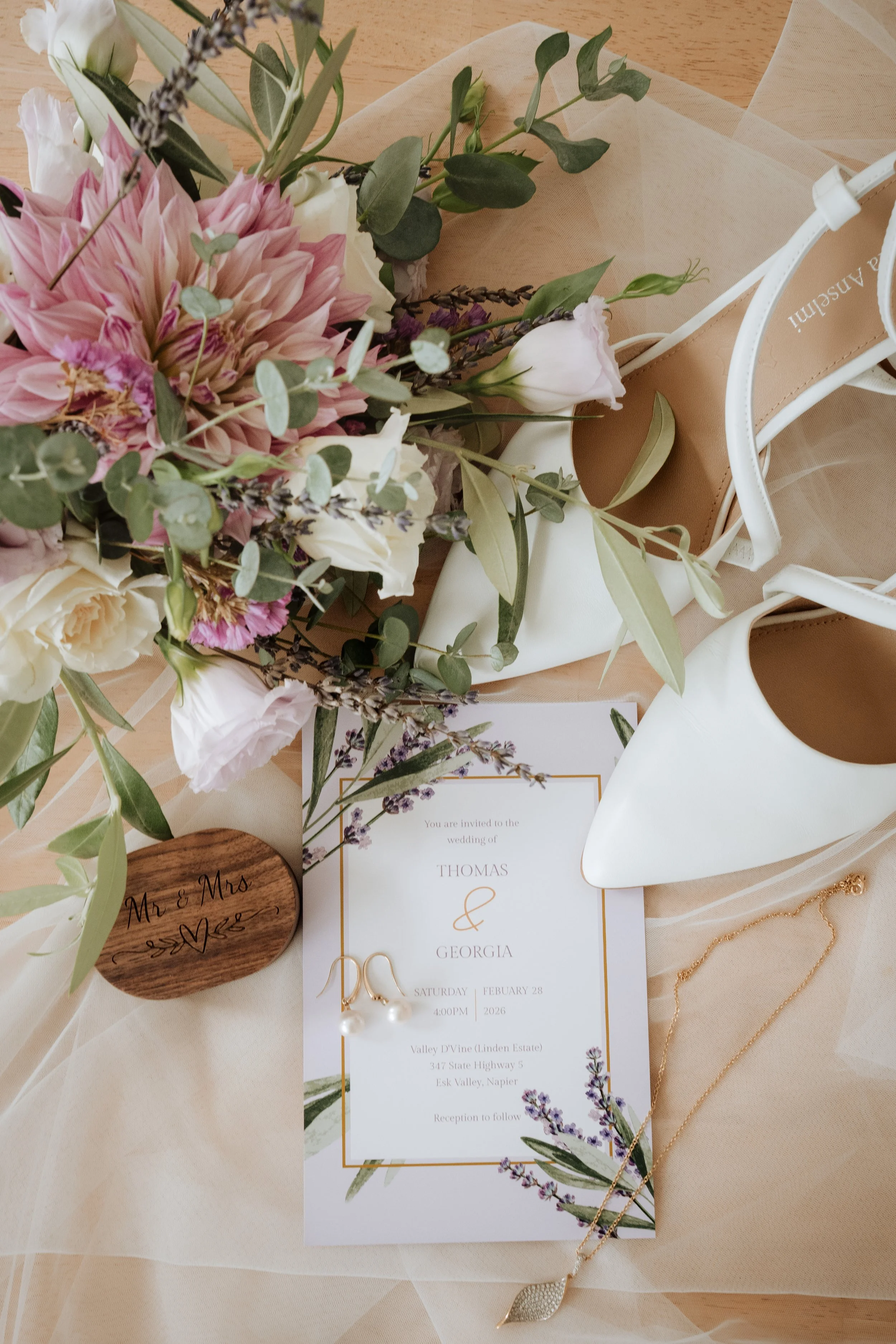 G & T - Sneak Peek - 001.jpg