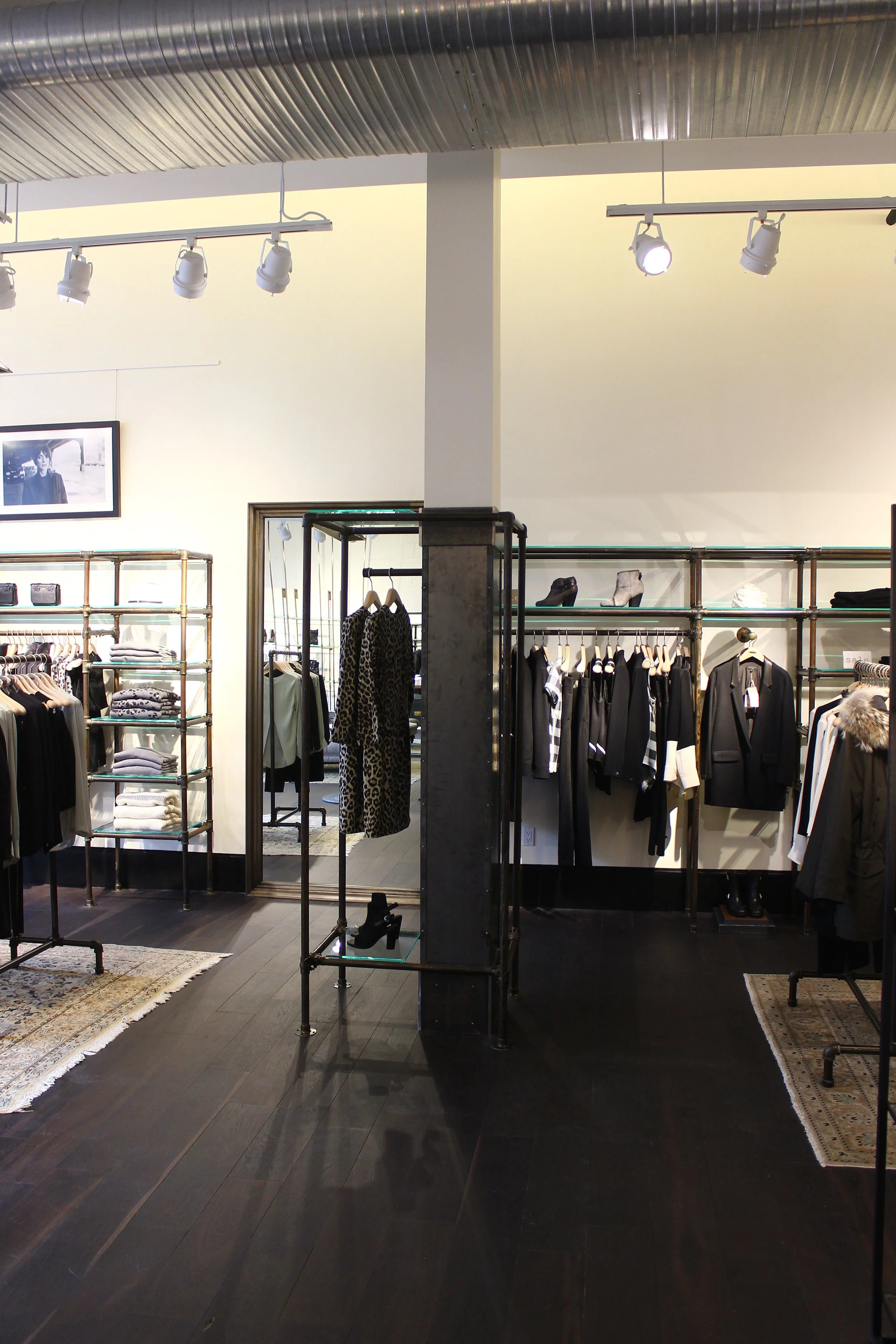 BLD commercial retail in Manhasset, New York includes restrained material palette, thoughtful detailing, and preserved architectural character