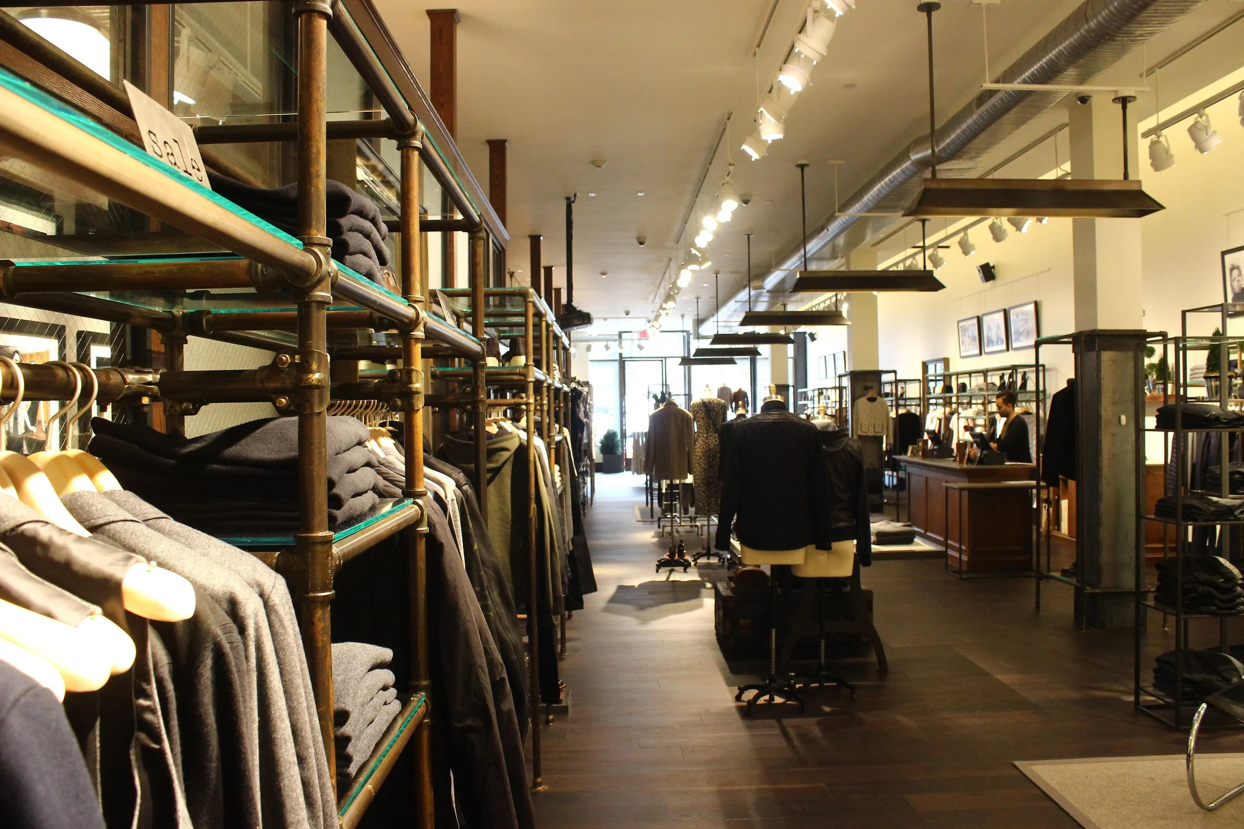 BLD commercial retail in Manhasset, New York includes restrained material palette, thoughtful detailing, and preserved architectural character