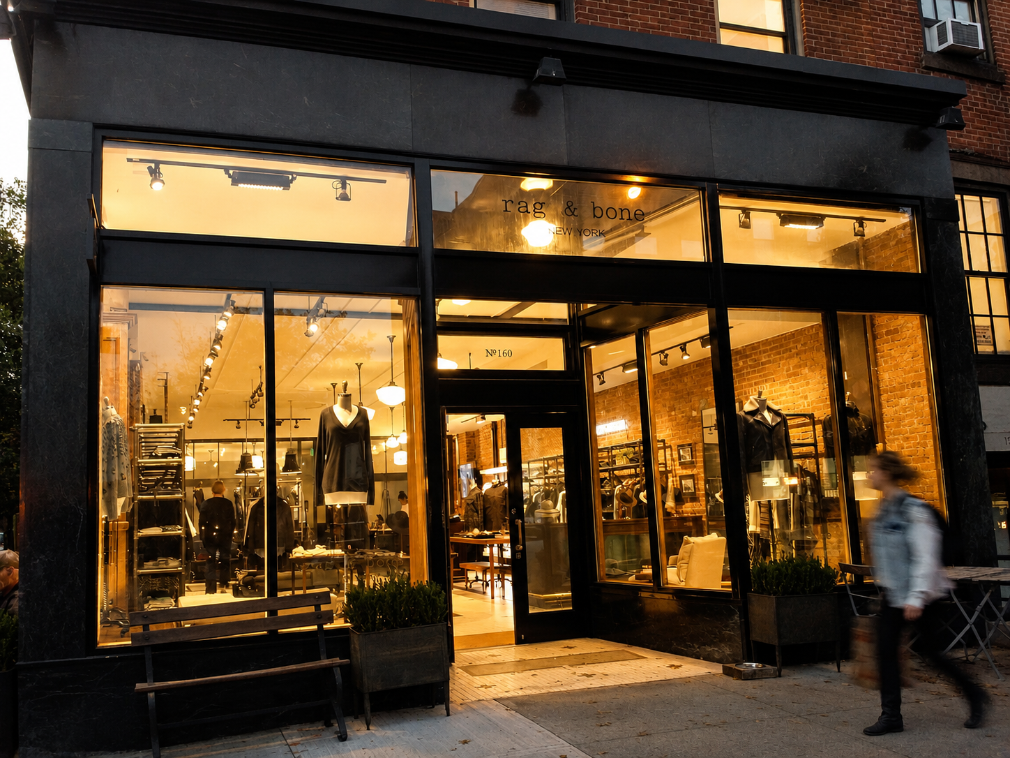 BLD commercial retail in Manhasset, New York includes restrained material palette, thoughtful detailing, and preserved architectural character