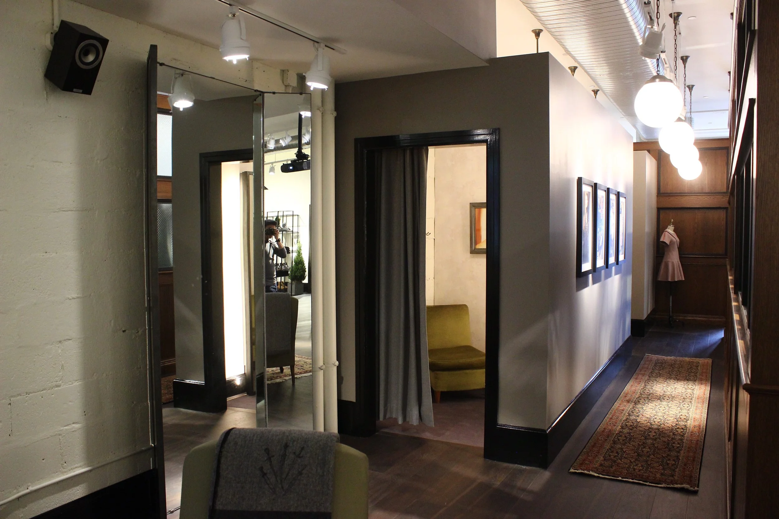 BLD commercial retail in Manhasset, New York includes restrained material palette, thoughtful detailing, and preserved architectural character