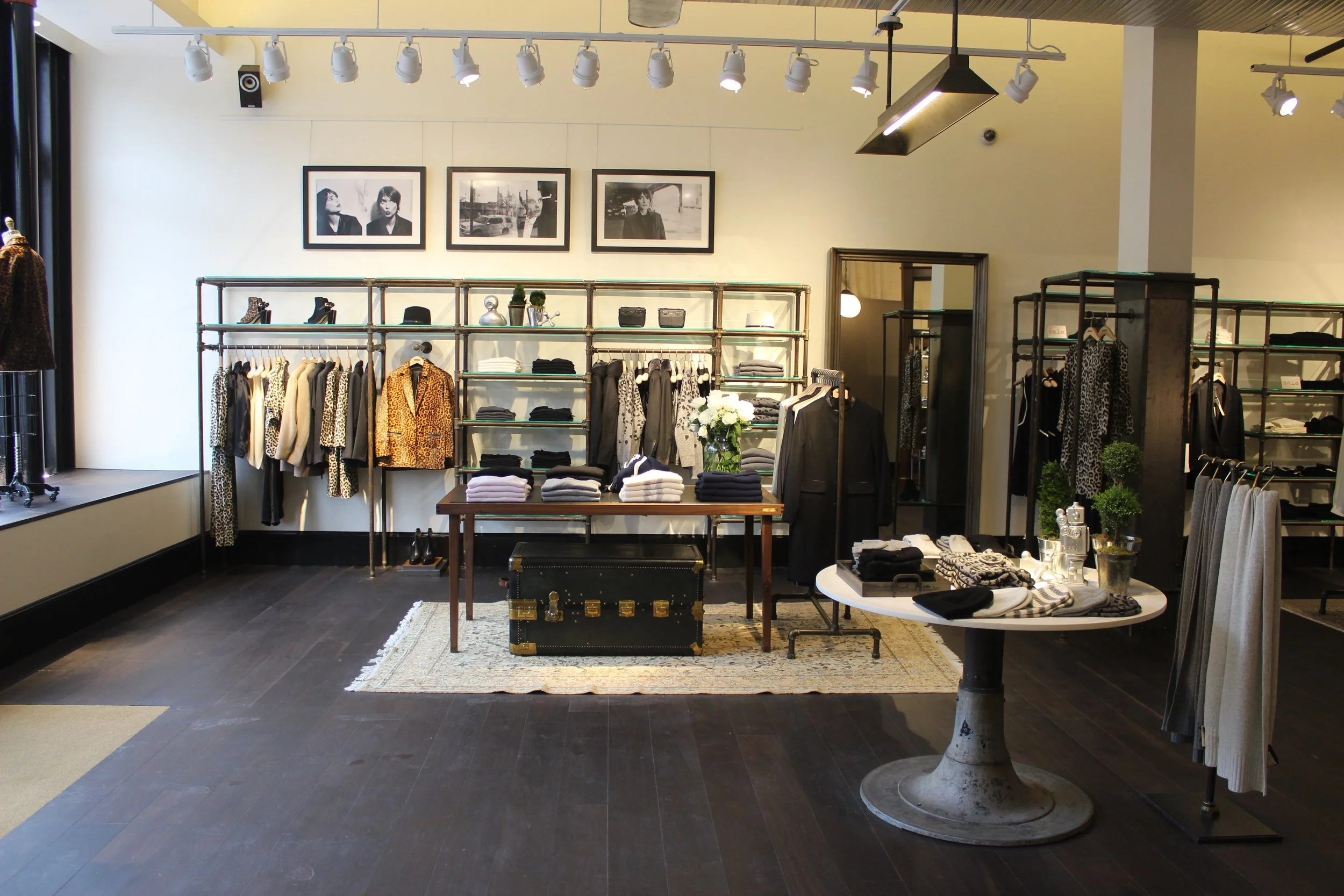 BLD commercial retail in Manhasset, New York includes restrained material palette, thoughtful detailing, and preserved architectural character