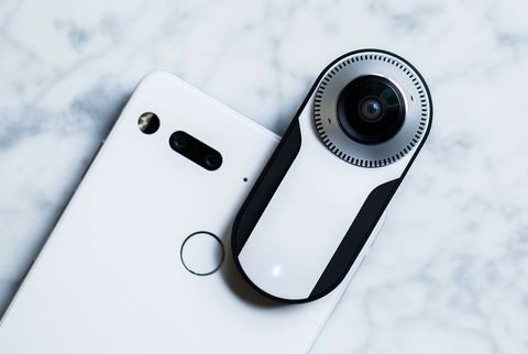 Essential-Phone-Review-gear-patrol-3.jpg