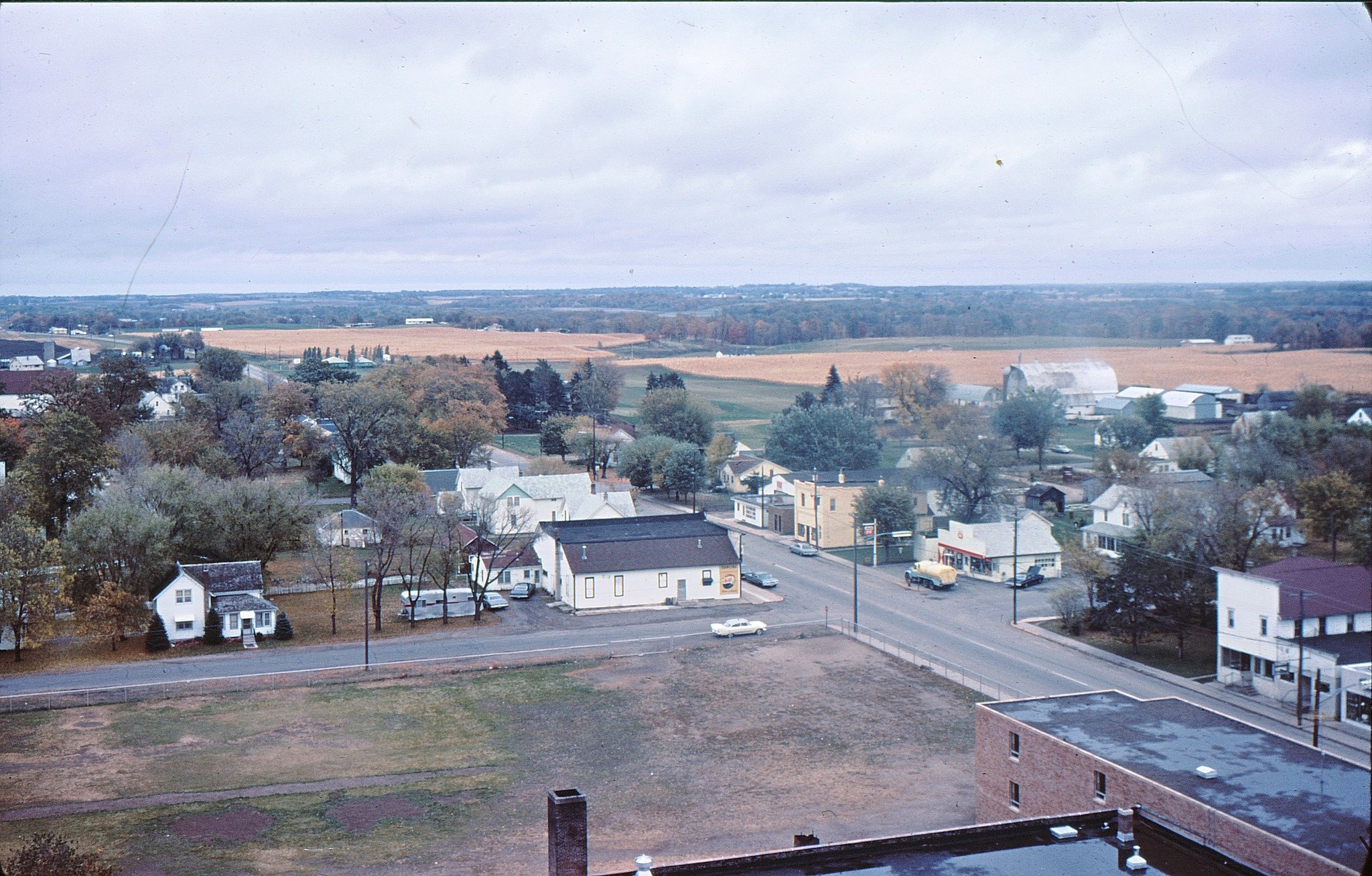 Here's a look along Central Avenue East in the fall of 1968. At the far right is Schumm's store and Vic's Tavern, both vacant at this point and to be demolished about a year after this photo was taken. Allen Jaeb's 66 station is next with the danceha