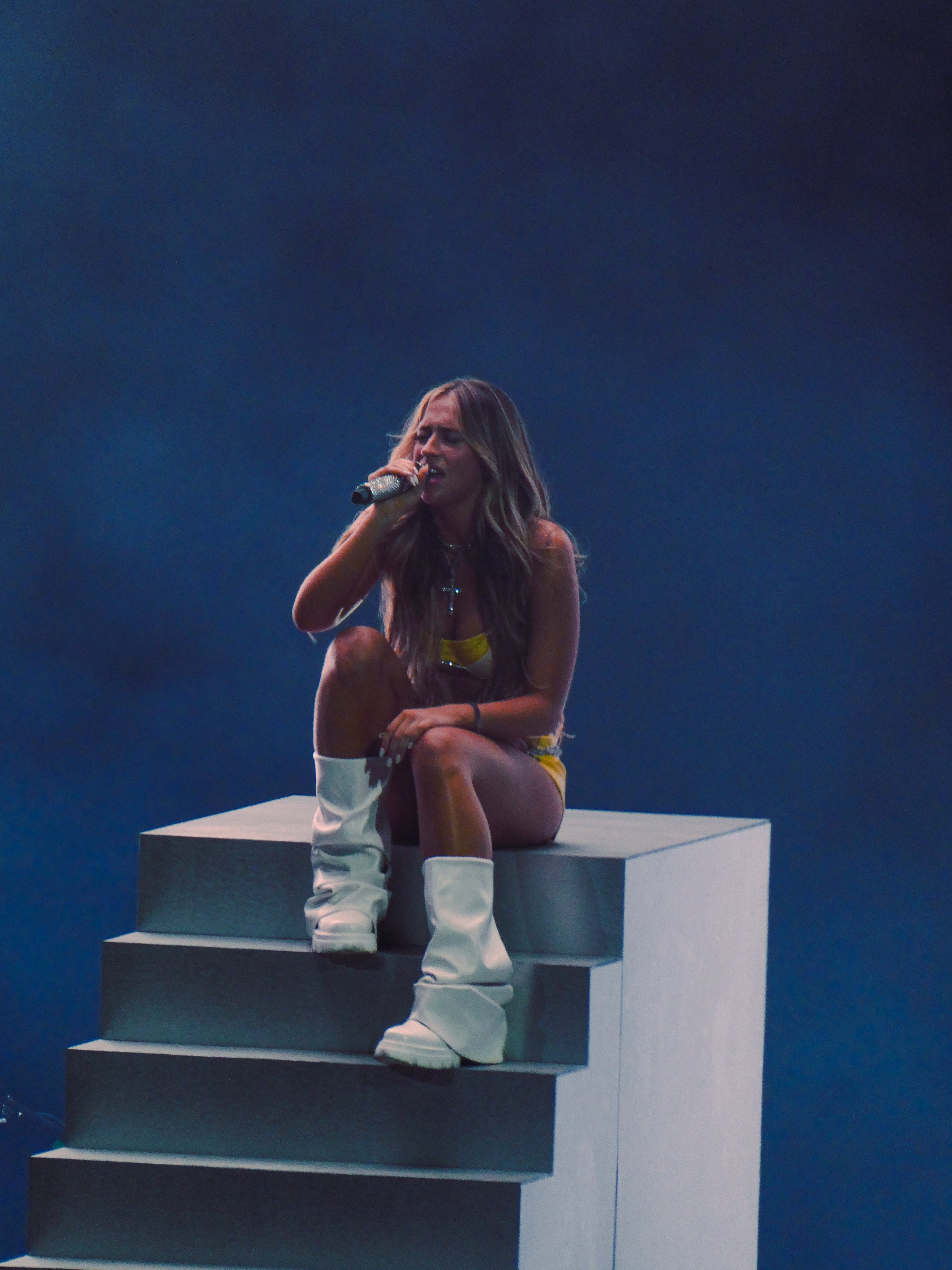 TateMcRae_TheGreekTheatre.jpg
