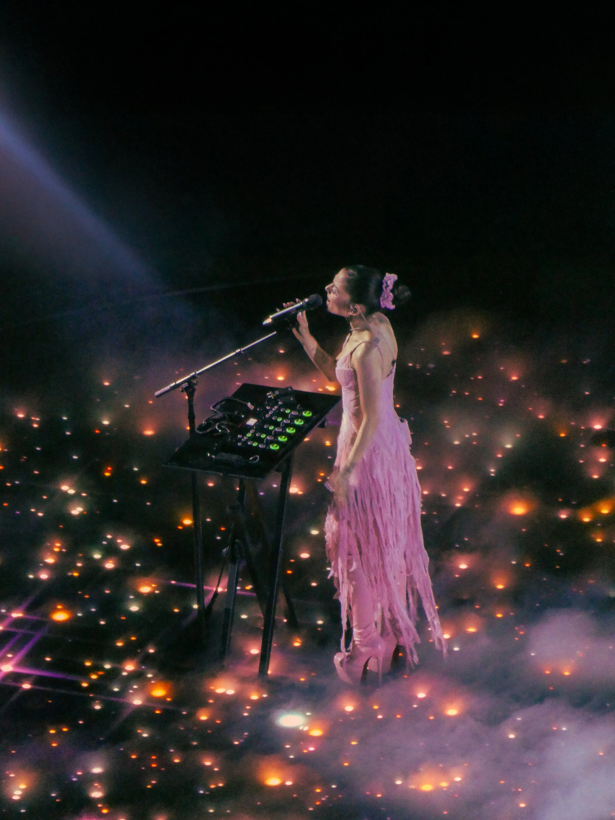ArianaGrande_Crypto.comArena.jpg