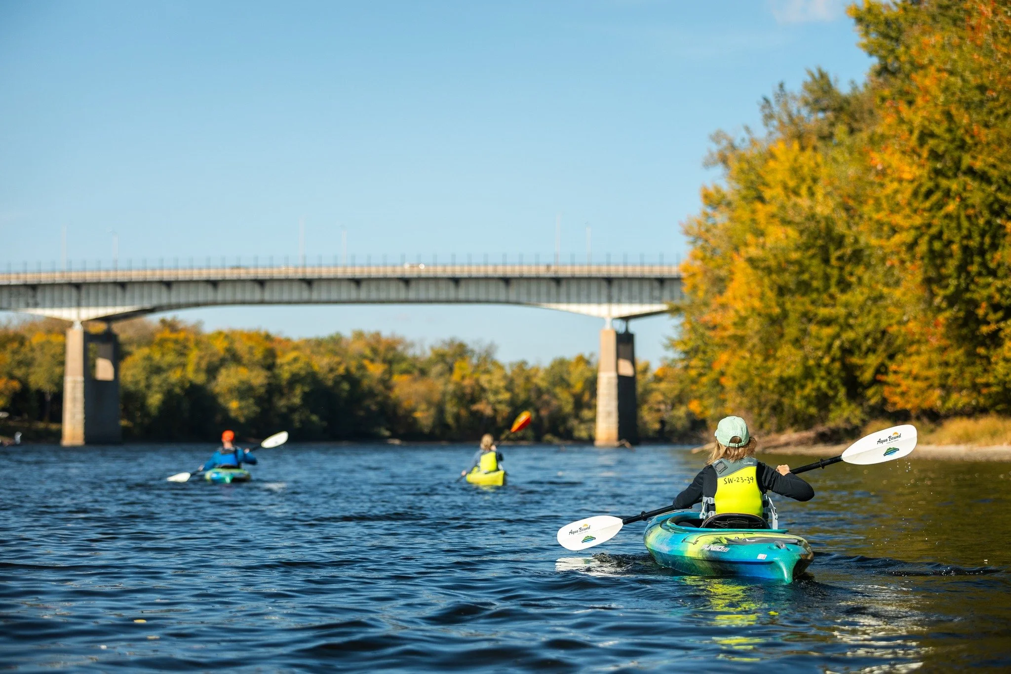 Kayaking with some fall colors! Taken while guiding a Fall Foliage Kayak Tour with L.L.Bean over the weekend
.
.
.
.
#llbeanoutdoordiscoveryprogram #llbeanoutdoordiscoveryprograms #llbeanoutdoordiscoveryschool #fallcolors #fallleaves #fallkayaking #f