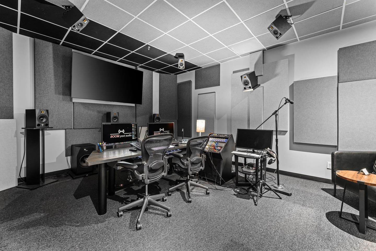 A look inside our finished up studio!