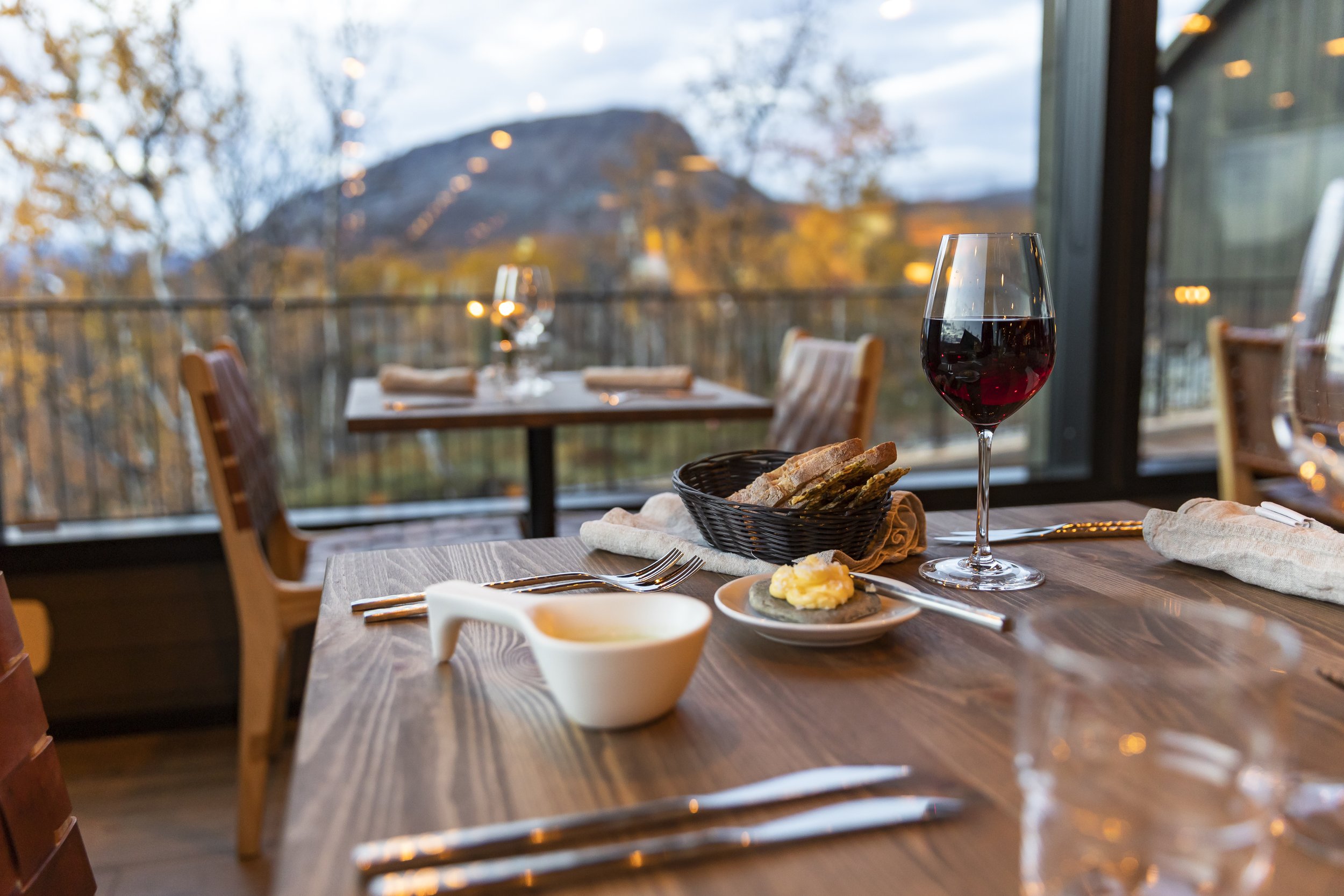 CAHKAL_RESTAURANT_autumn.jpg