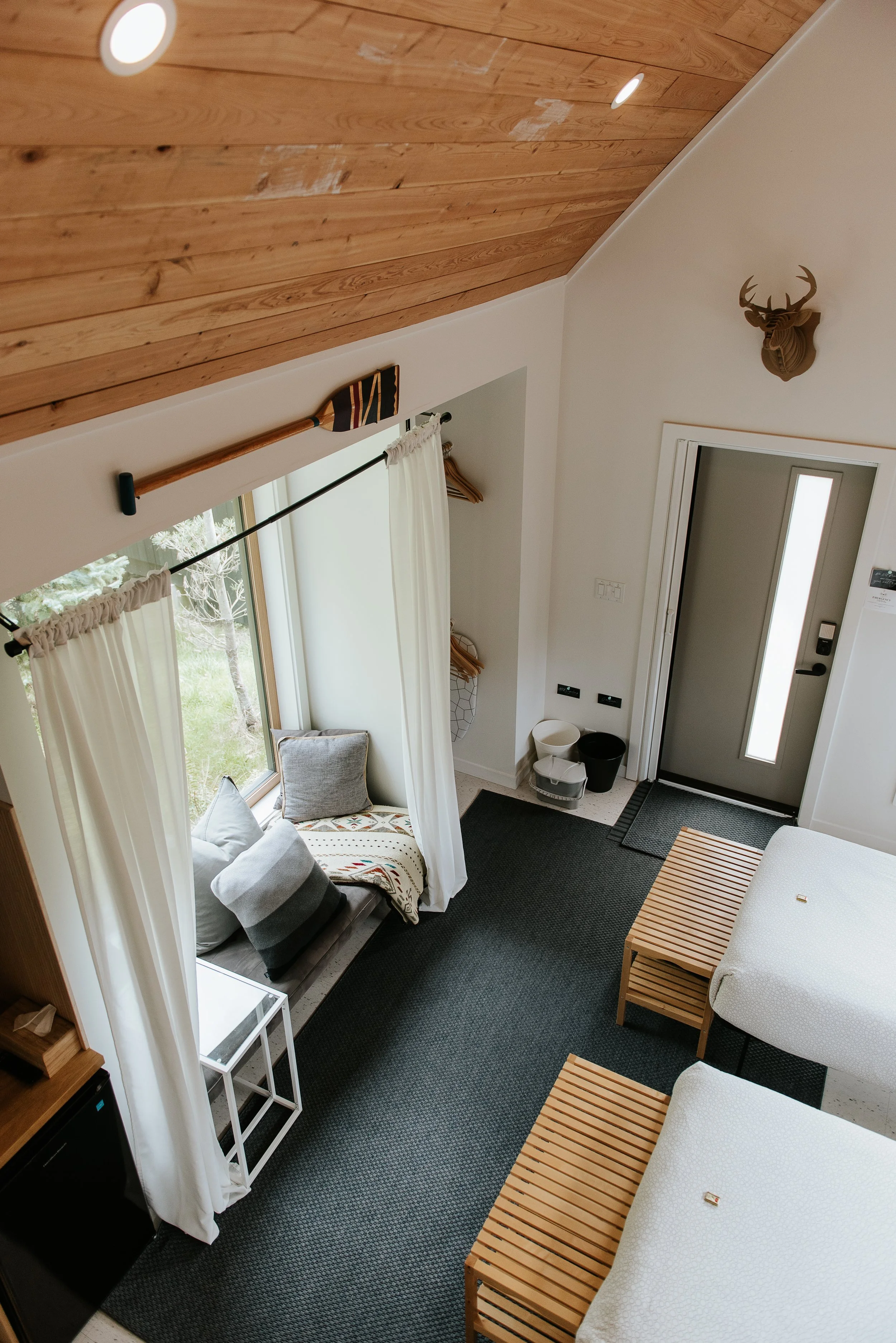 Copy of Nectar Yoga Deluxe Cottage Interior Vancouver British Columbia Canada 05_2023 @RobinBonnerPhotography(5).jpg
