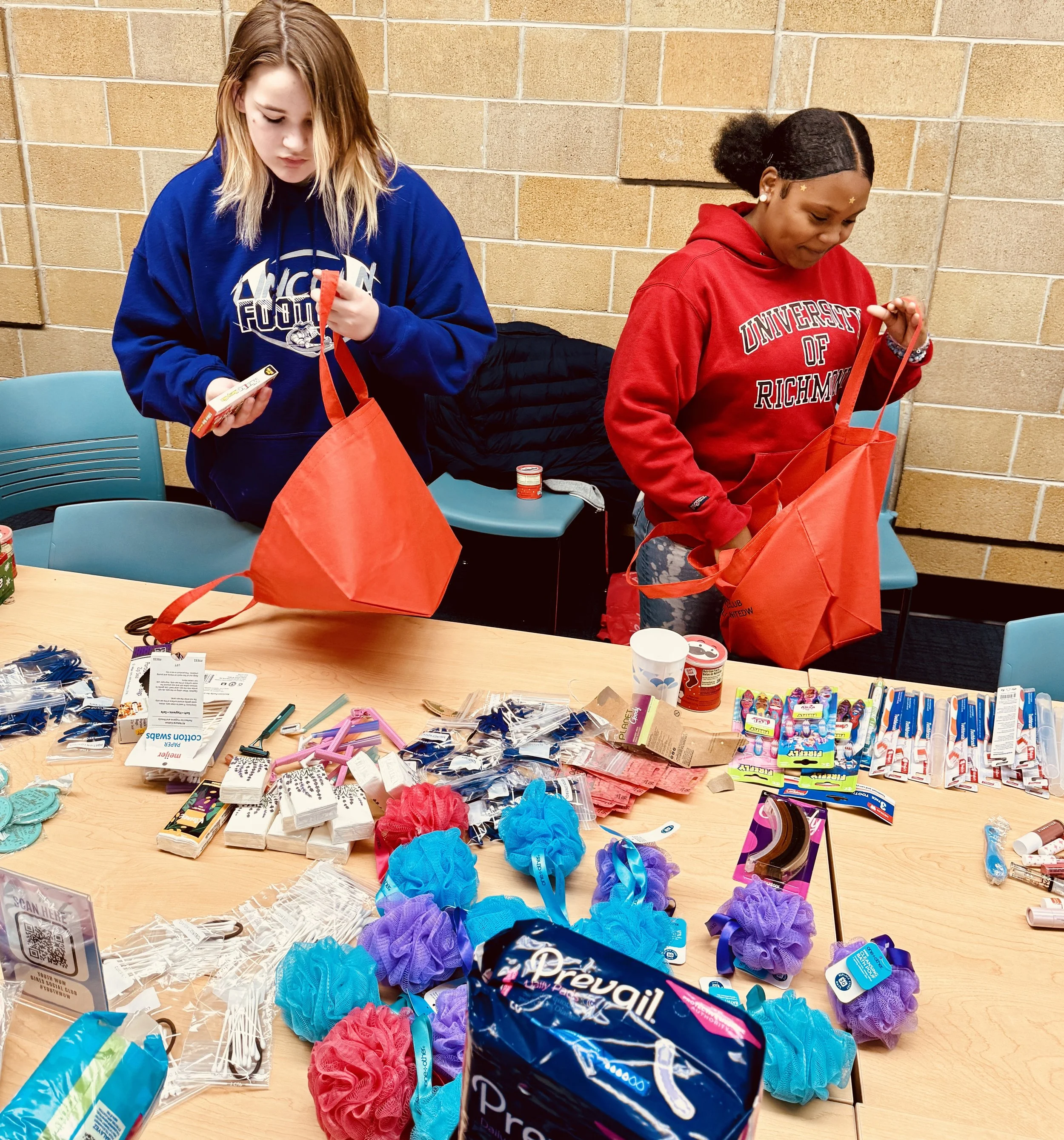 Youth WUW Girls Club – Holiday Care Bags for Shelter Residents