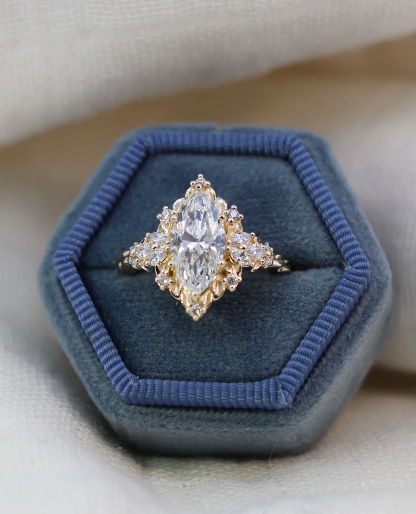 And now we will take a moment for the vintage inspired rings. 🥀 They truly have our old-fashioned hearts 🤎
#vintageinspired #vintagerings #oldfashionedring #vintagering
#forgeyourforever #engagewithus #forgejewelryworks