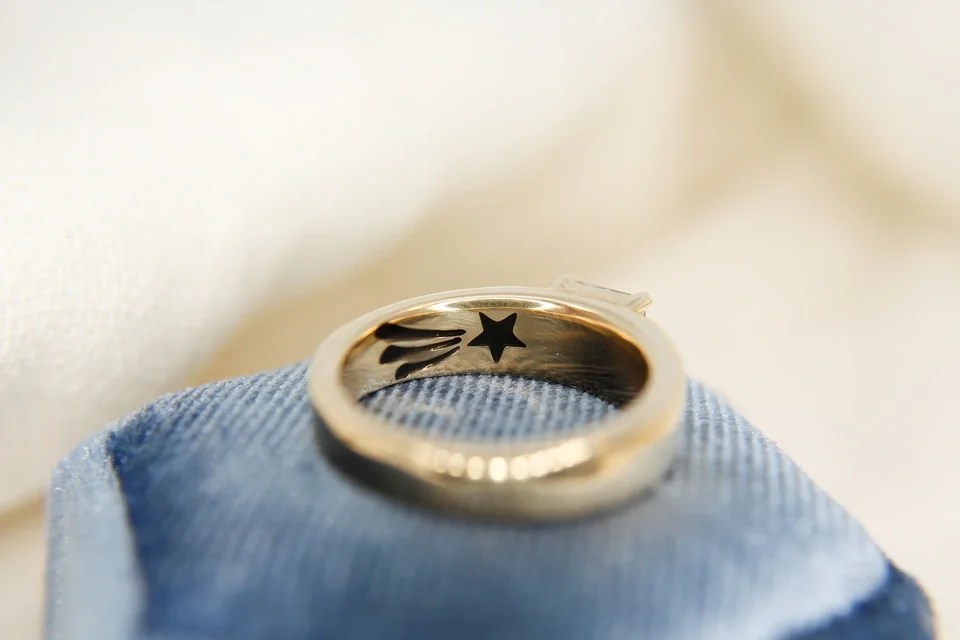 Yellow Gold Solitaire with Shooting Star Engraving