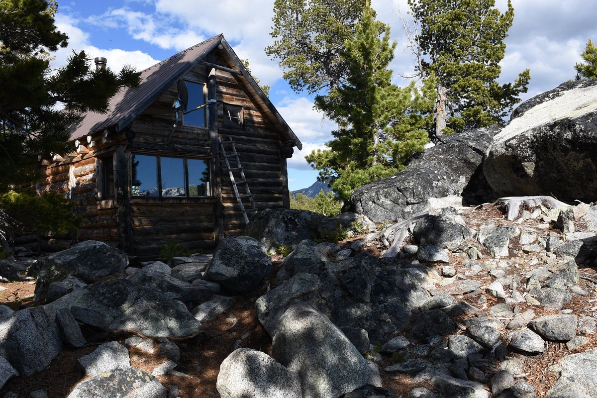 nuk-tessli-wilderness cabin.jpeg