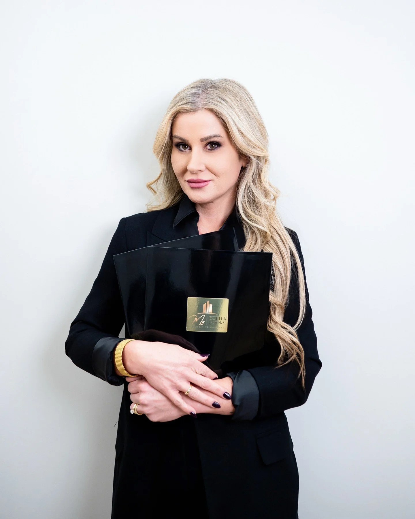 There&rsquo;s something powerful about a business owner who truly understands their numbers&hellip; and uses them to grow with confidence.⁠
⁠
Laura, the owner of @my_better_books does exactly that. Through her bookkeeping services, she supports entre