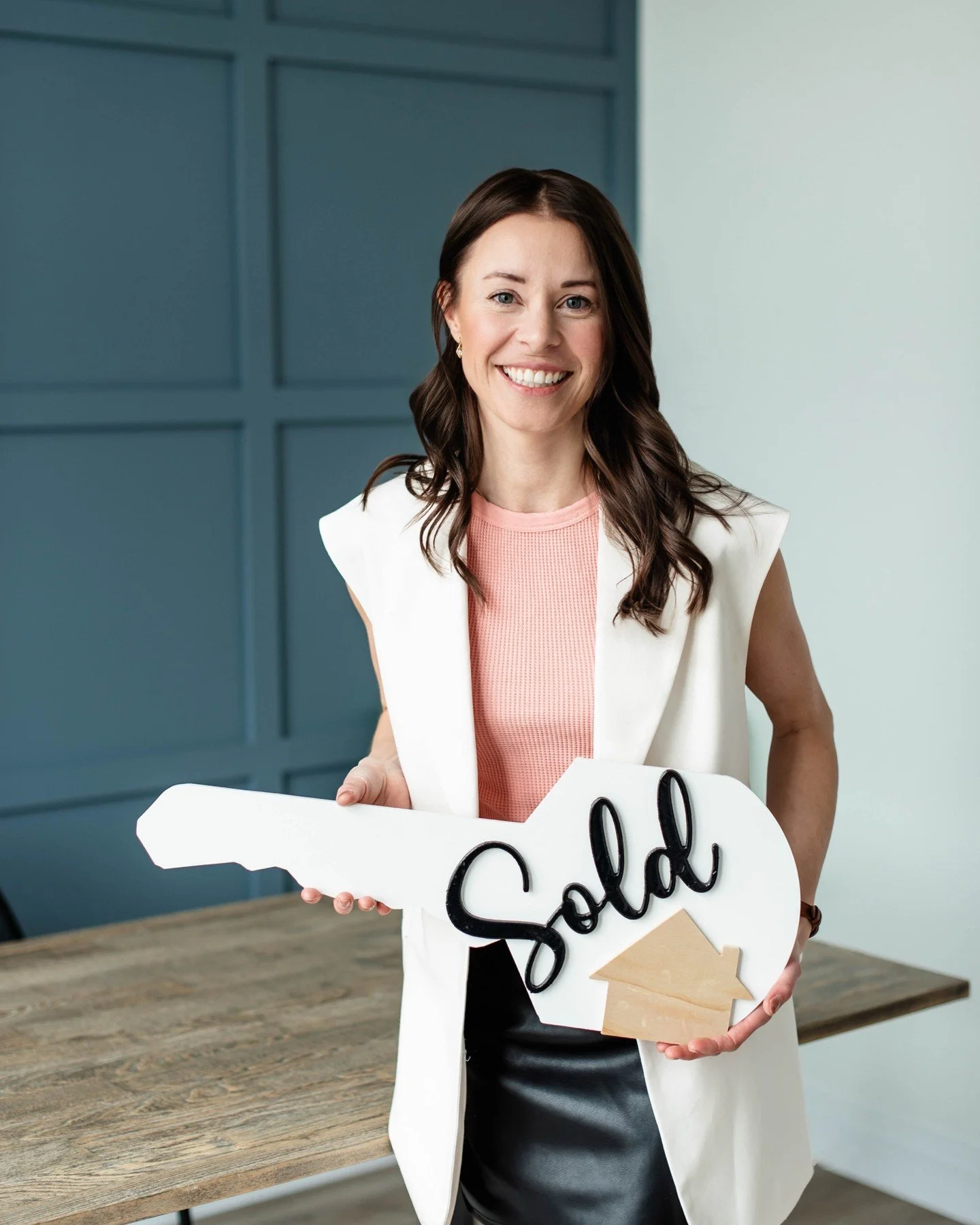 Meet Katie @katiefleischer.realtor.initia , realtor and elite trainer with Initia Real Estate serving the Sarnia Lambton and surrounding area. ⁠
⁠⁠
In today&rsquo;s real estate market, high-quality images can help you shine, elevate your brand, build