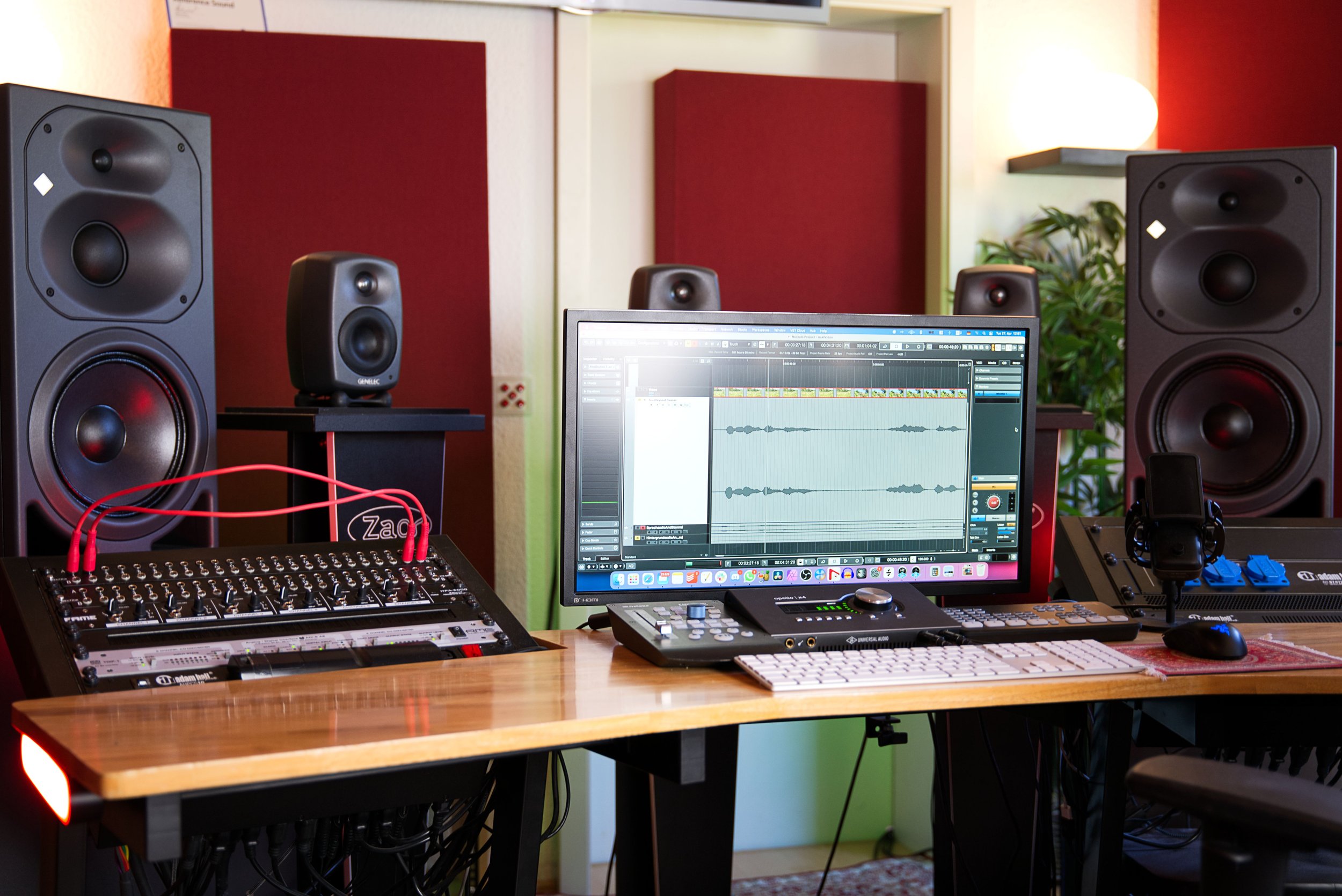 Jonas_kh420 studio 3_Topaz-sharpen.jpeg