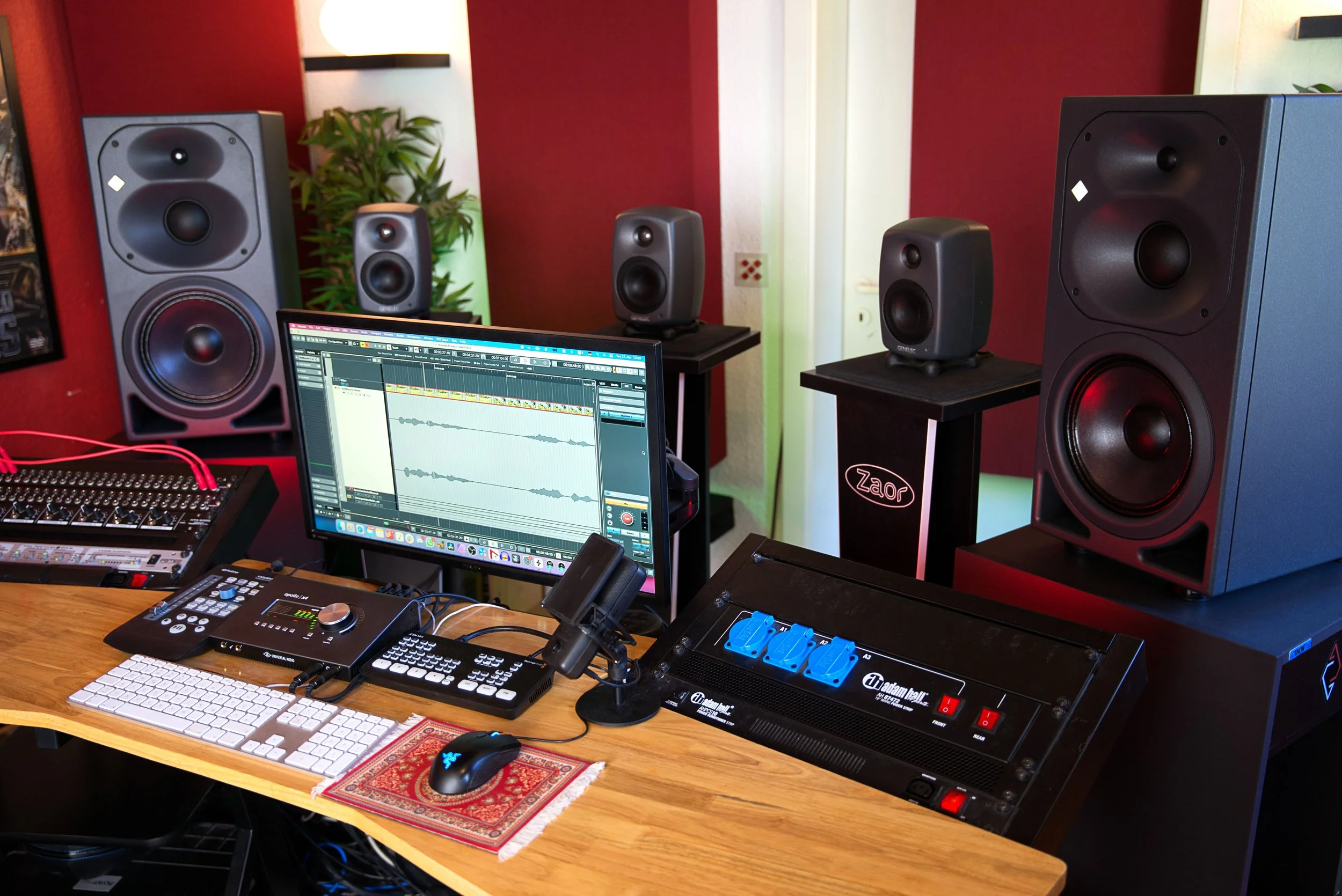 Jonas_kh420studio seitlich_Topaz-sharpen.jpeg