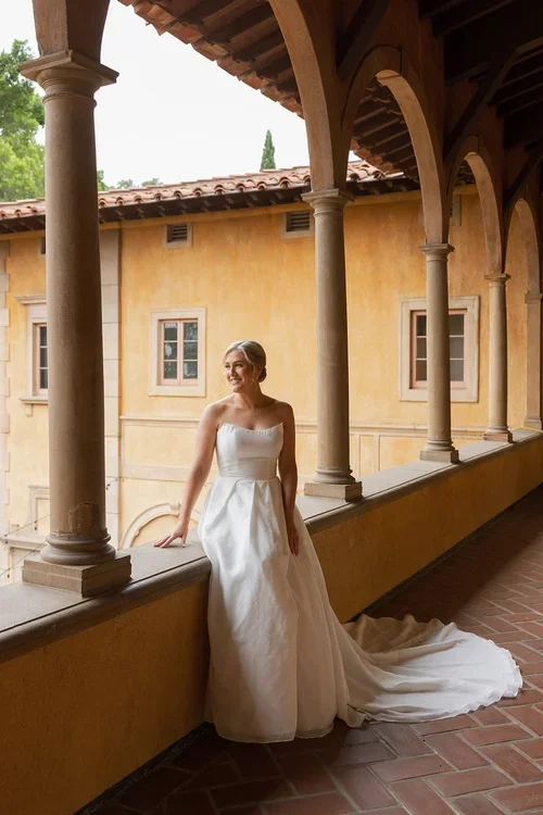 italyvillabridalportrait.webp
