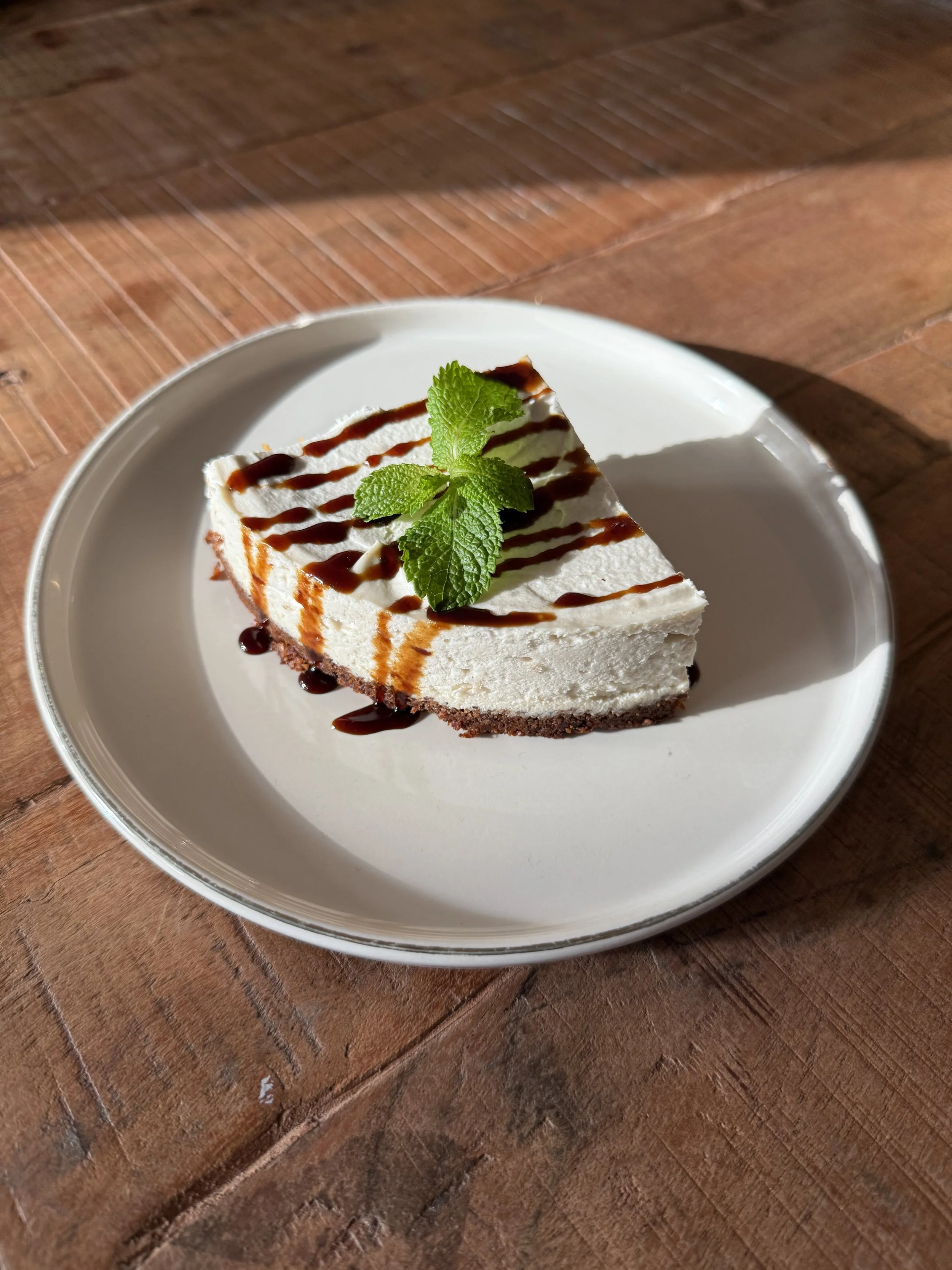 Vegan No-bake Tahini Carob Molasses Cheesecake