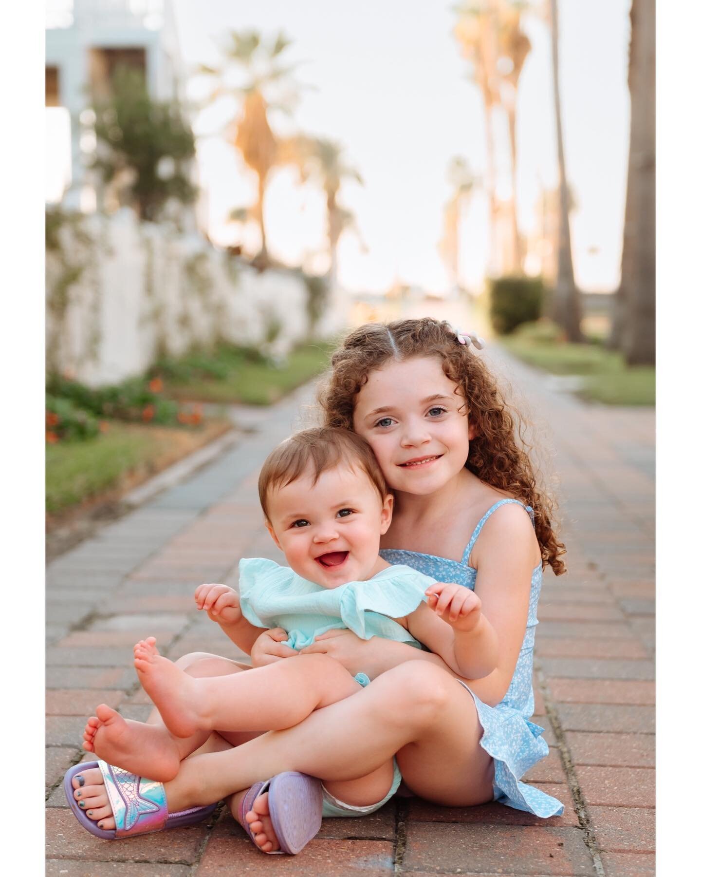 Posting here and there to say hello. 🌺 Wow all these new options for making a post. Am I even doing it right anymore? 

#familyphotography #family #familyphotographer #glveston #familylove #galvestonphotographer #galvestonbeach #familytime #portrait