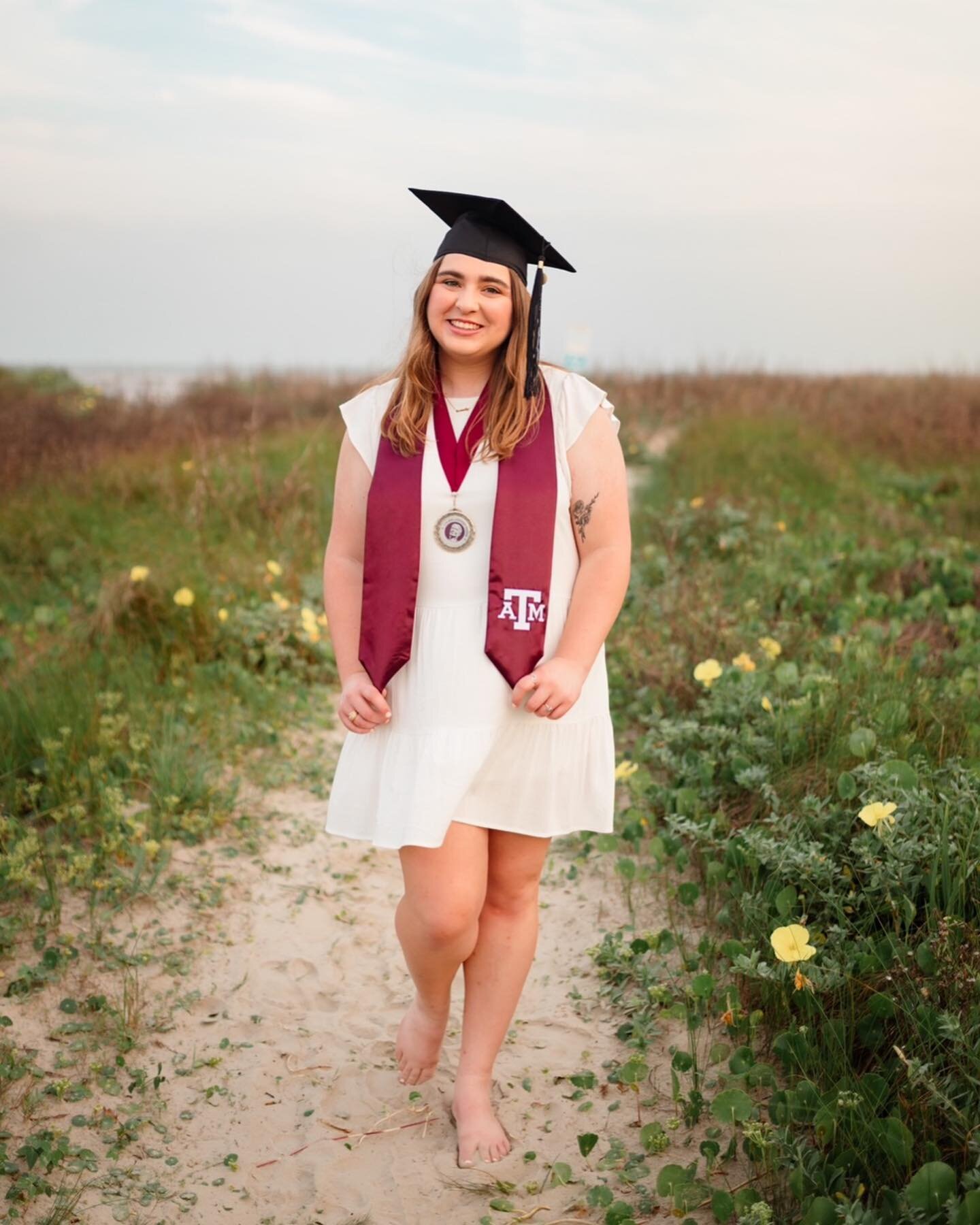 Such a great time at this TAMUG grad session. Whoop! 
^
.
^
.
^
.
^
.
^
.
#katiehaukebophotography #galvestonphotographer  #galvestonseniorphotographer #galvestonphotography  #seniormuse #seniorstylecollection  #seniorphotographer #houstonseniorphoto