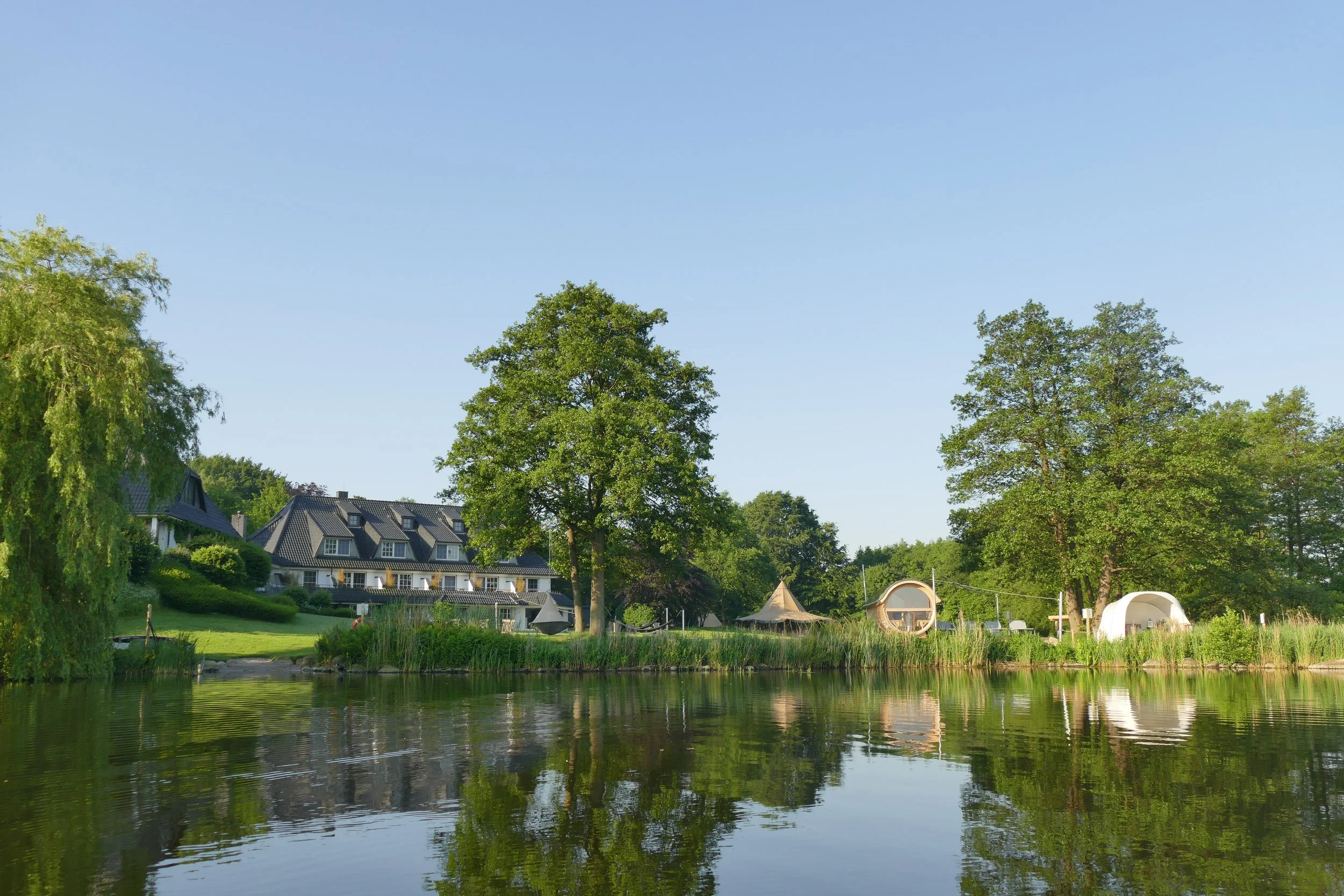 hotel_toepferhaus_schleswigholstein_bistensee_sommer_003.JPG