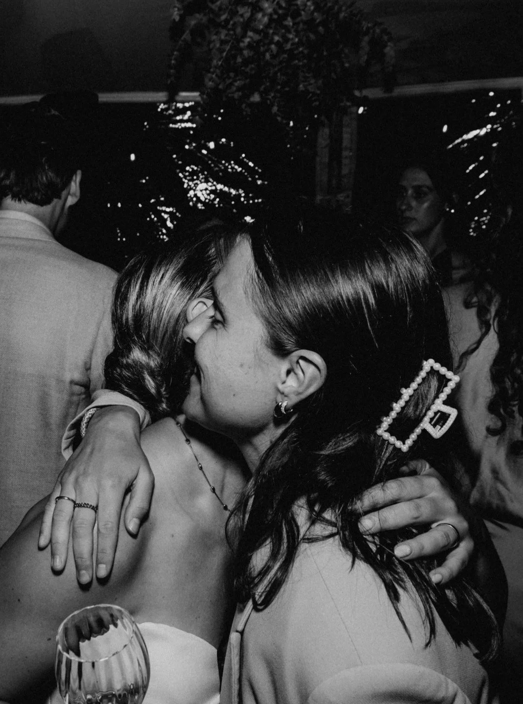 ✨ 𝐒𝐨𝐦𝐞𝐭𝐡𝐢𝐧𝐠 𝐧𝐞𝐰 𝐢𝐬 𝐛𝐥𝐨𝐨𝐦𝐢𝐧𝐠 ✨ 

Vijf jaar lang mocht ik als weddingplanner de mooiste liefdesverhalen vertalen naar unieke bruiloften. 
Op deze foto zie je precies wat mij drijft: die persoonlijke band met mijn bruidsparen, en e