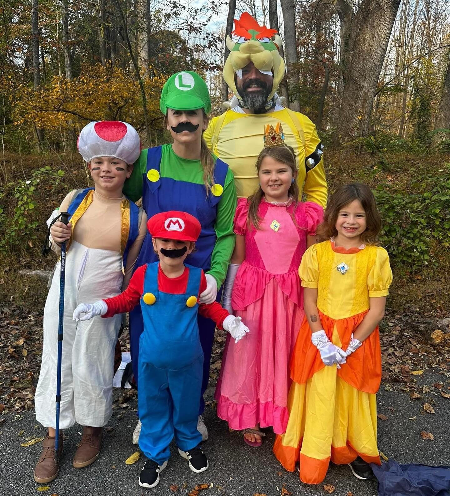 Happy Halloween! Enjoy the day like @aaron_tagert and his family. #committed #connected #courageous #happyhalloween #dadsofsteele