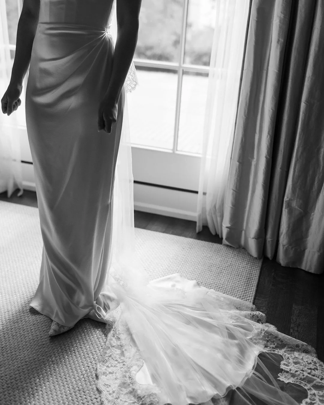 Hand picked details and tender moments that make your day everything and more. 

On both film &amp; digital. Developed and scanned by @c41filmlabs 

Slides 16 &amp; 18 taken by @jenuinephotography

Planning @theaventagency 
Venue @torontobeachclub 
M