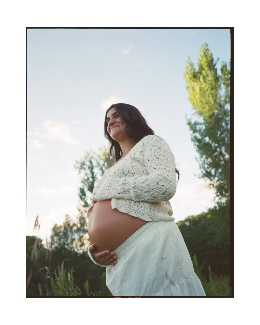 Sydney is your sign to book your maternity shoot outdoors, at golden hour. And include film.

Film developed and scanned by @c41filmlabs