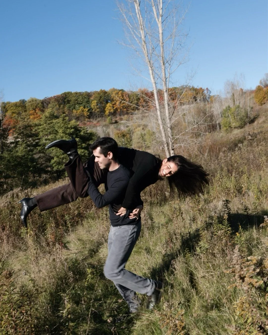 A fresh smattering of snow this morning so another throwback to a stunning fall session with a stunning couple - Isabel &amp; Noah.