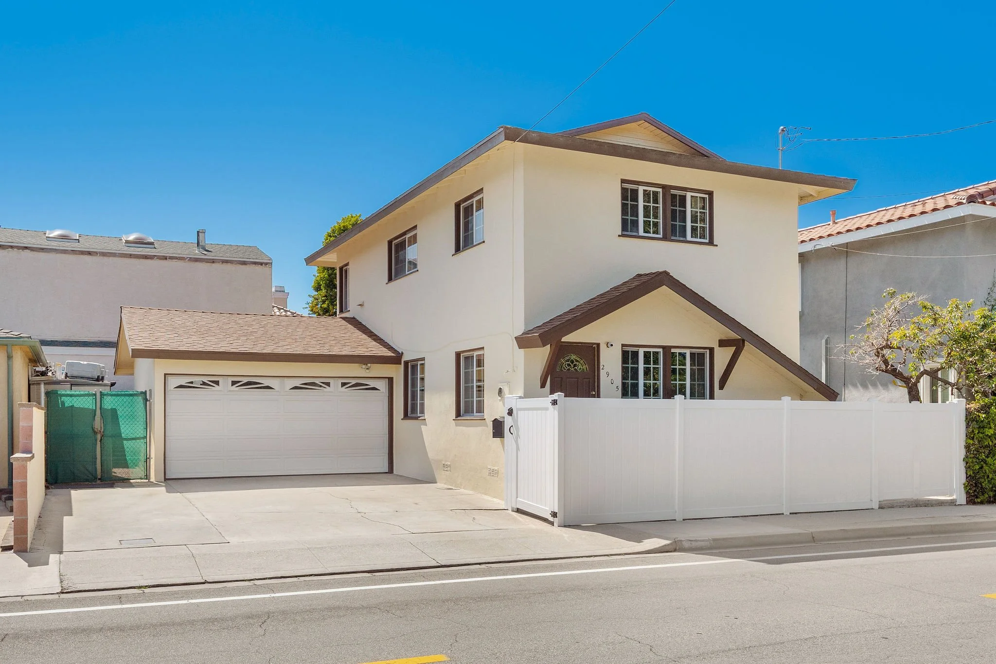 ⚫️  The “Hippy House” of North Redondo — A Private Exclusive with Endless Possibility