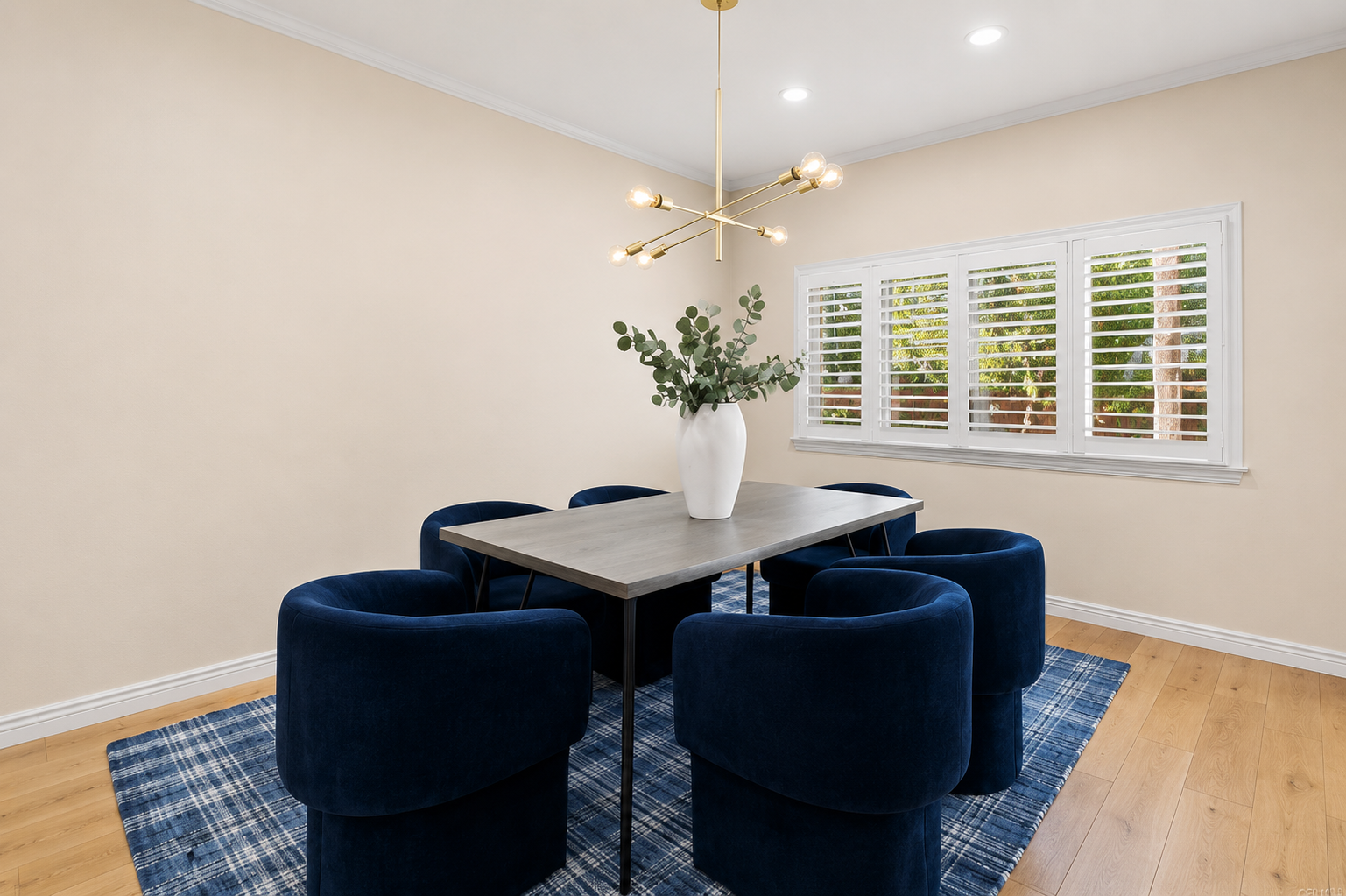 DiningRoom2.jpg