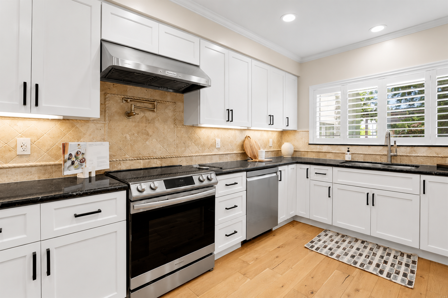 kitchen2.jpg
