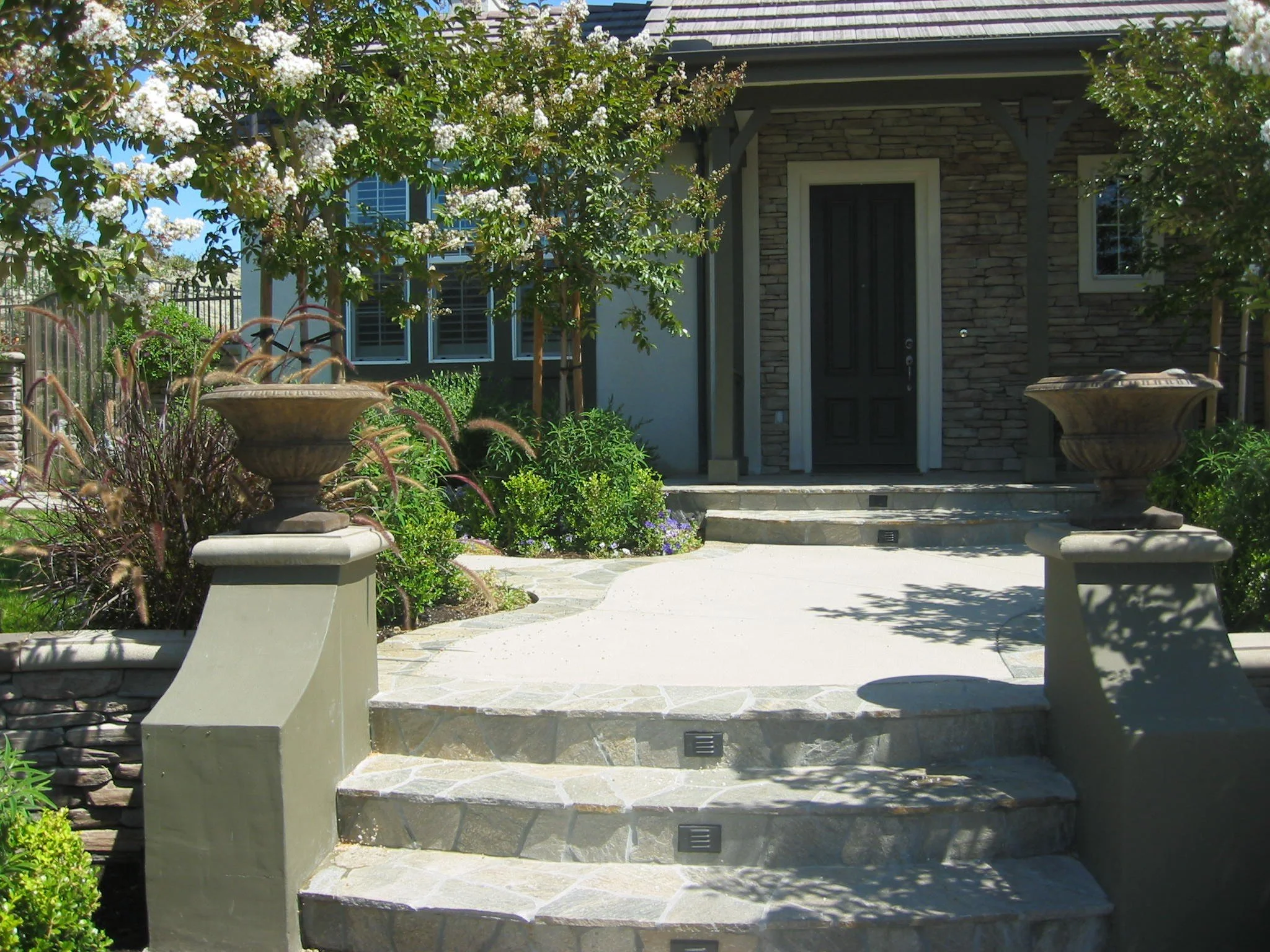 urns and front walkwayG.JPG